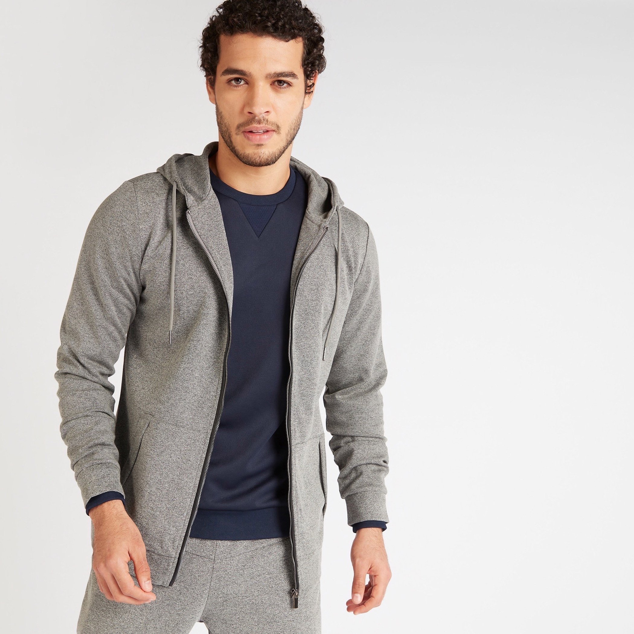هودي سادة بسحّاب وأكمام طويلة وجيوب-men-winterwear-hoodiesandsweatshirts-image-7