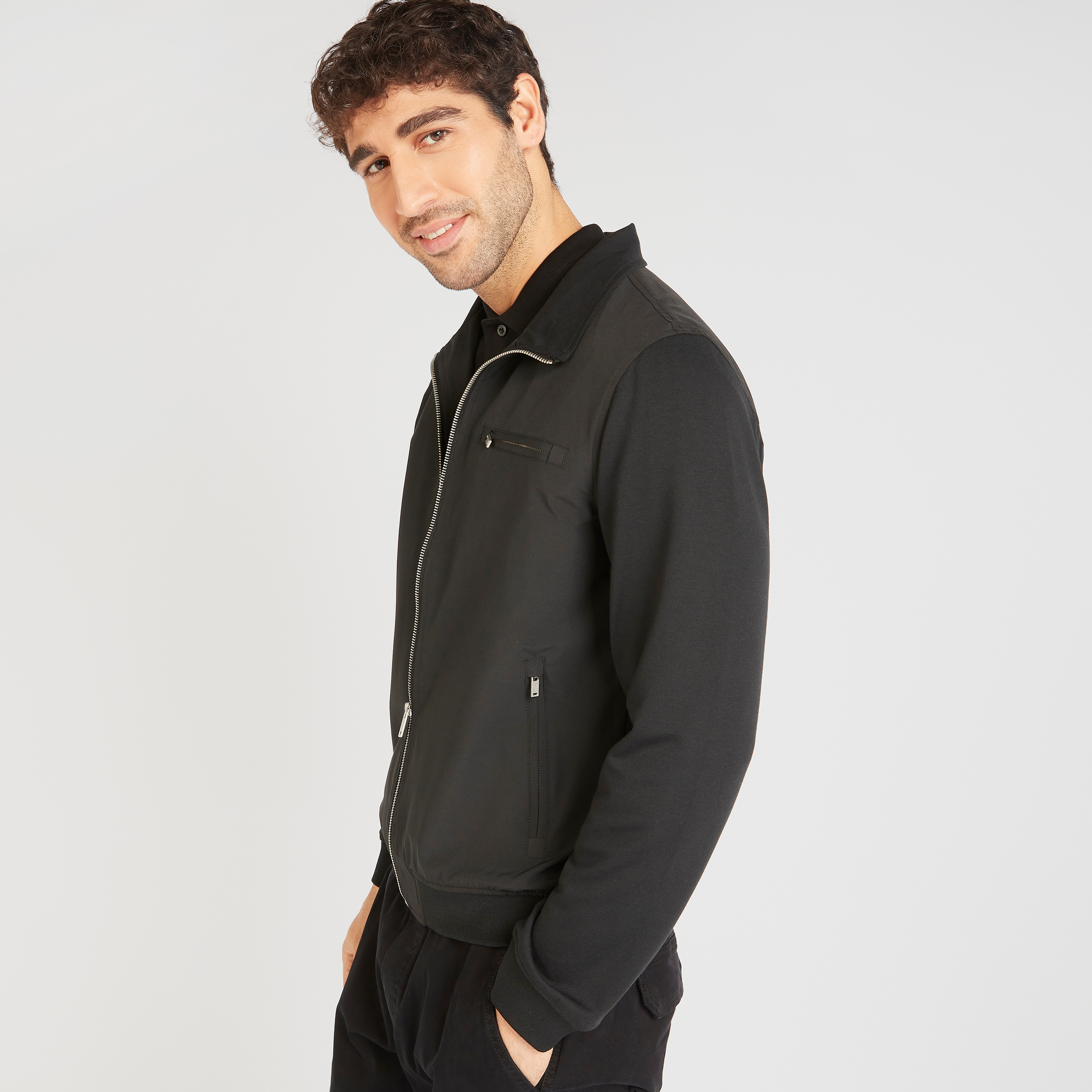 جاكيت خفيف سادة بسحاب وجيوب-men-clothing-jacketsandblazers-jackets-image-5