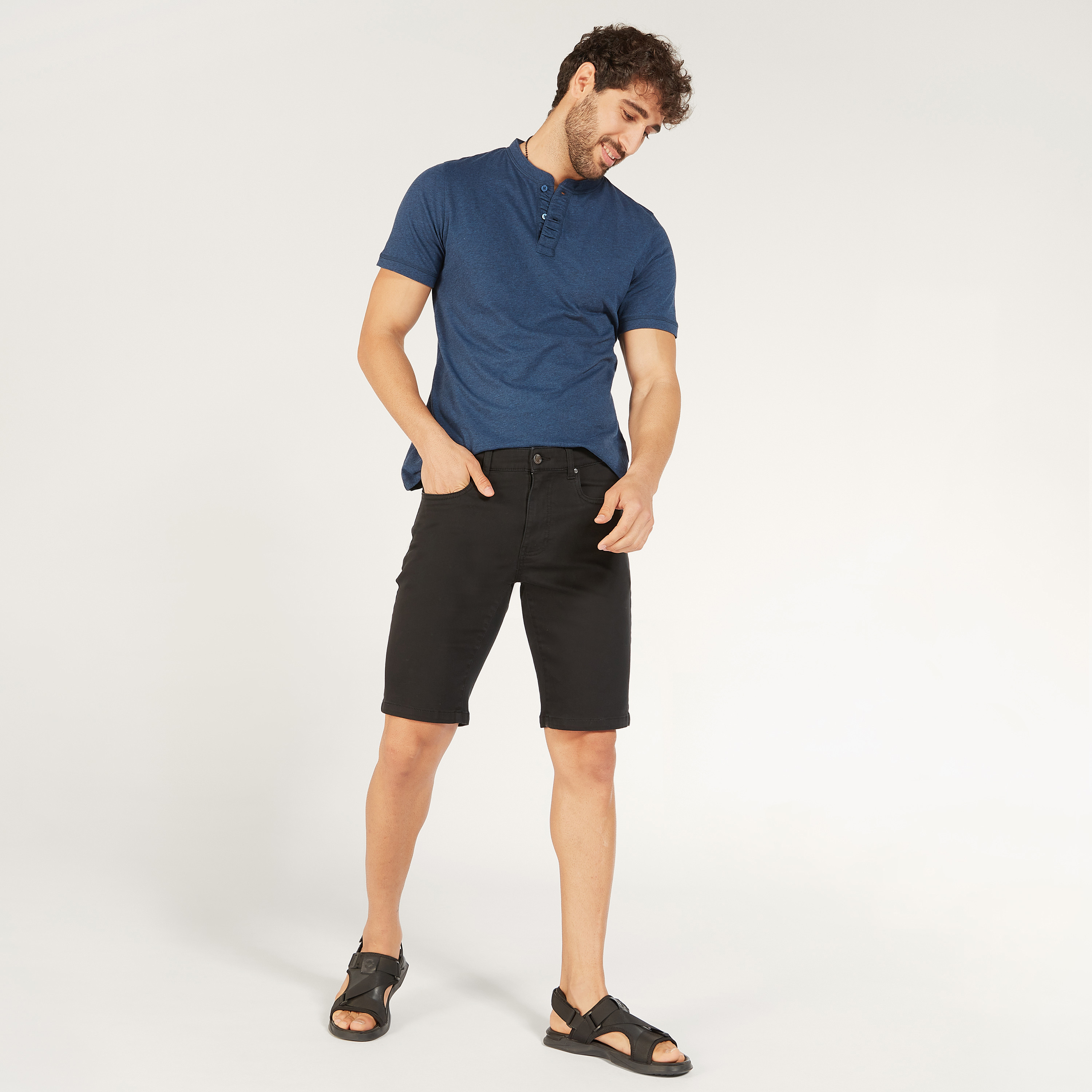 شورت سادة بجيوب وزر إغلاق-men-clothing-bottoms-shorts-image-6