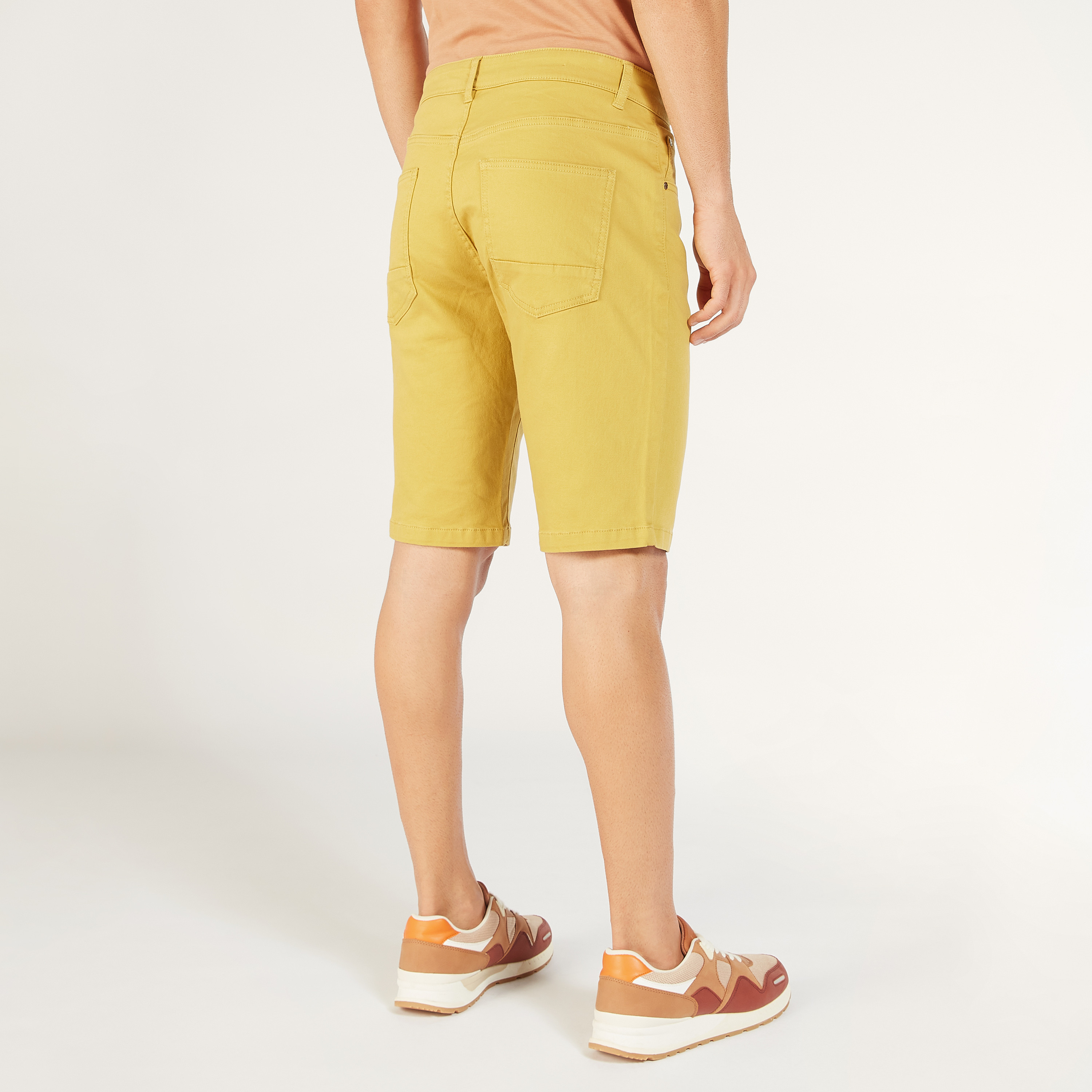 شورت سادة بجيوب وزر إغلاق-men-clothing-bottoms-shorts-image-12