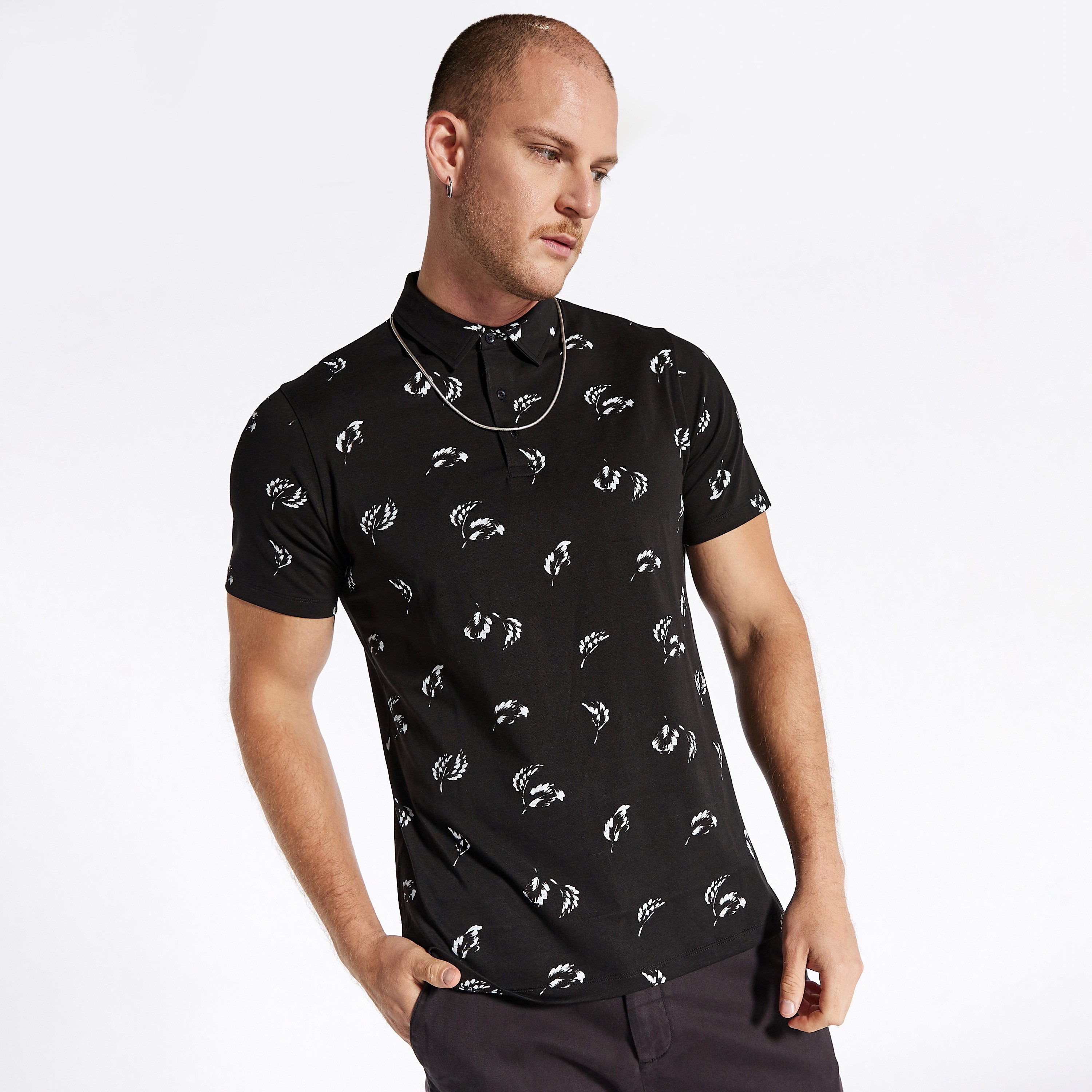 تيشيرت بولو بأكمام قصيرة وزر إغلاق وطبعات-men-clothing-tshirtsandpolos-polos-image-1