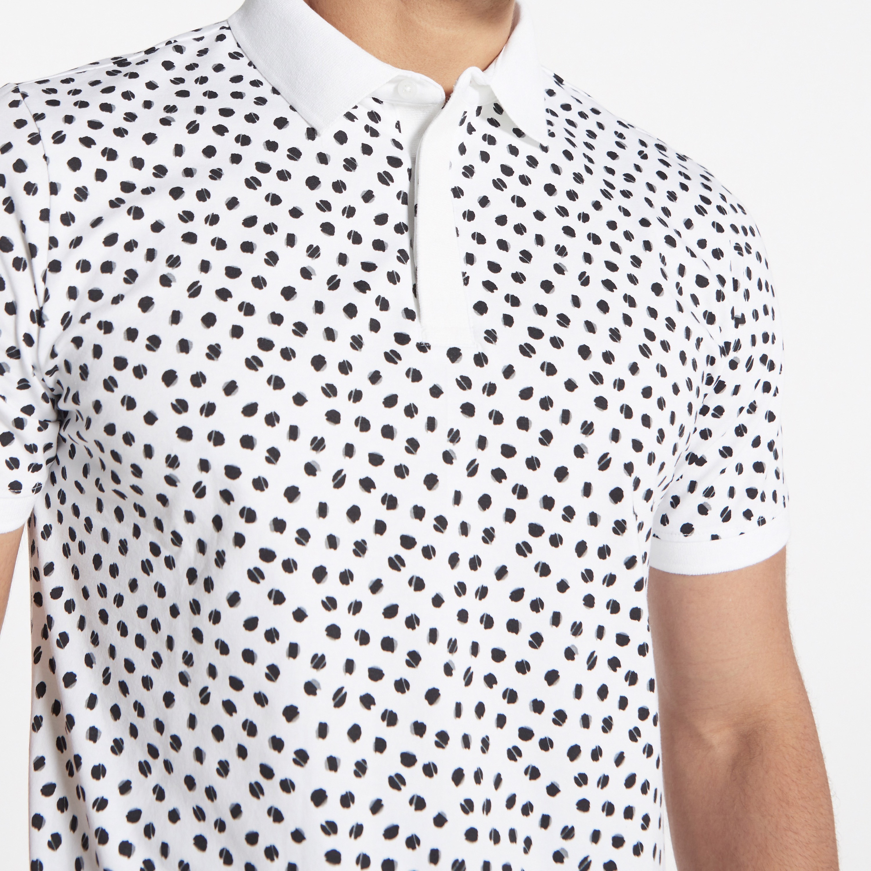 تيشيرت بولو بأكمام قصيرة وزر إغلاق وطبعات-men-clothing-tshirtsandpolos-polos-image-3
