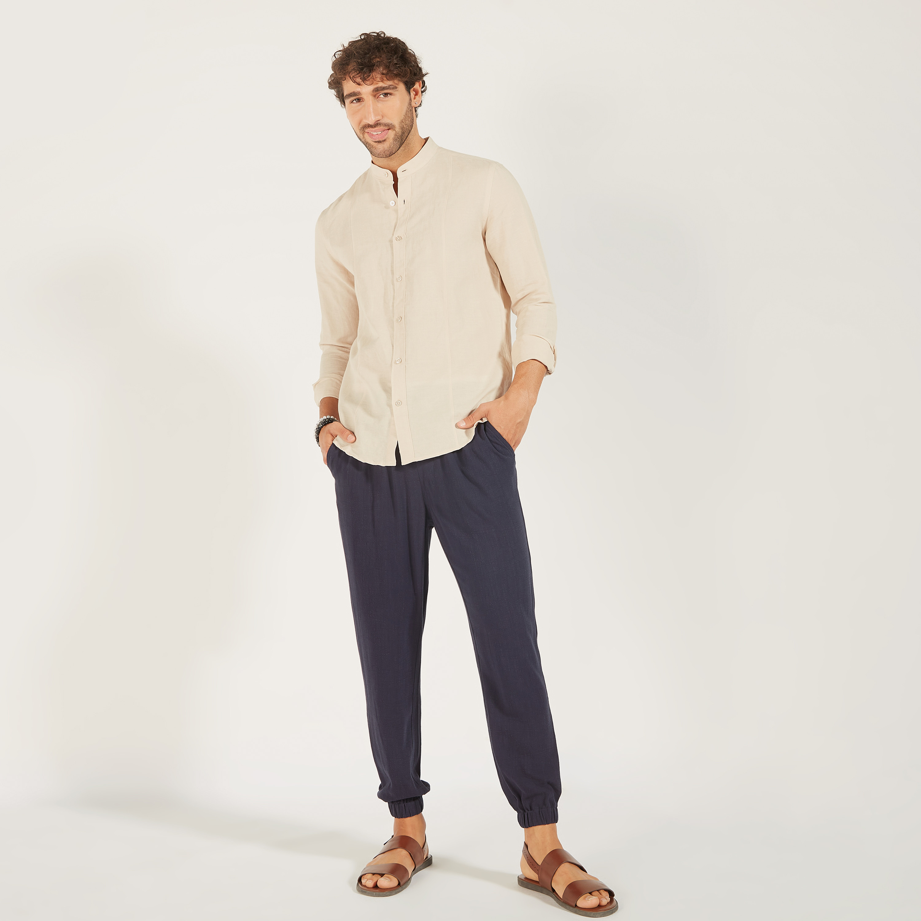 قميص سادة بياقة ماندارين وأكمام طويلة-men-clothing-shirts-image-11