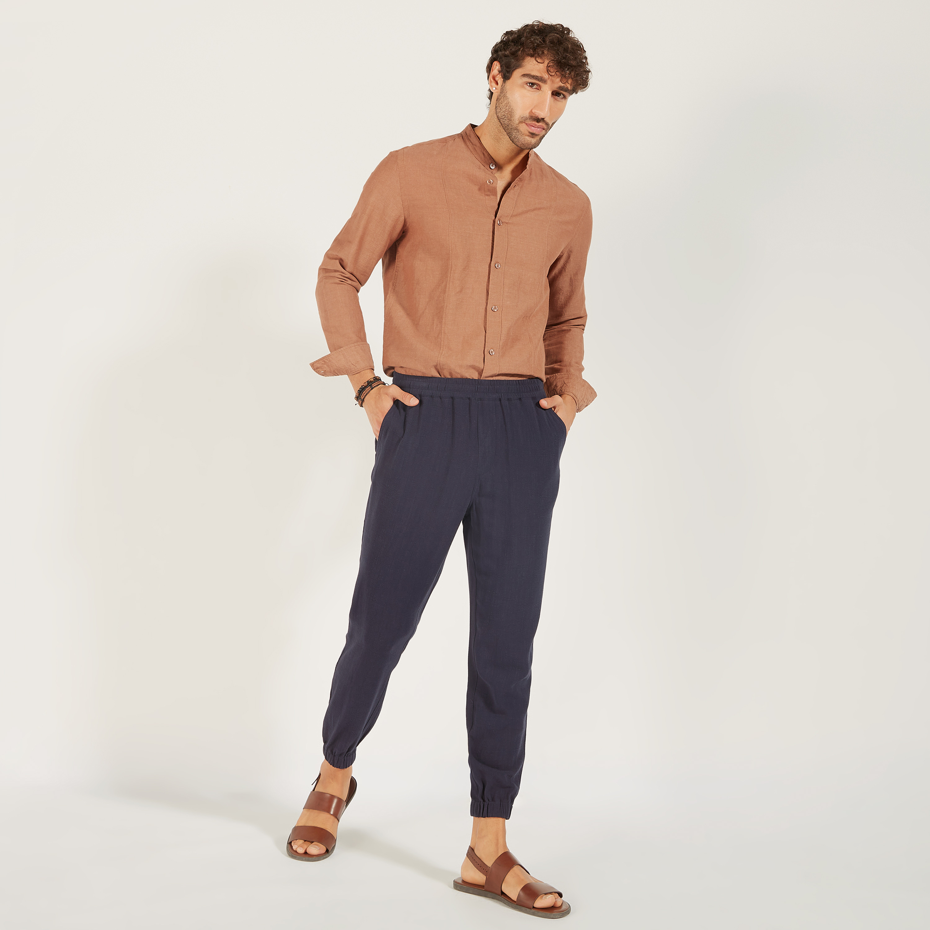 قميص سادة بياقة ماندارين وأكمام طويلة-men-clothing-shirts-image-16