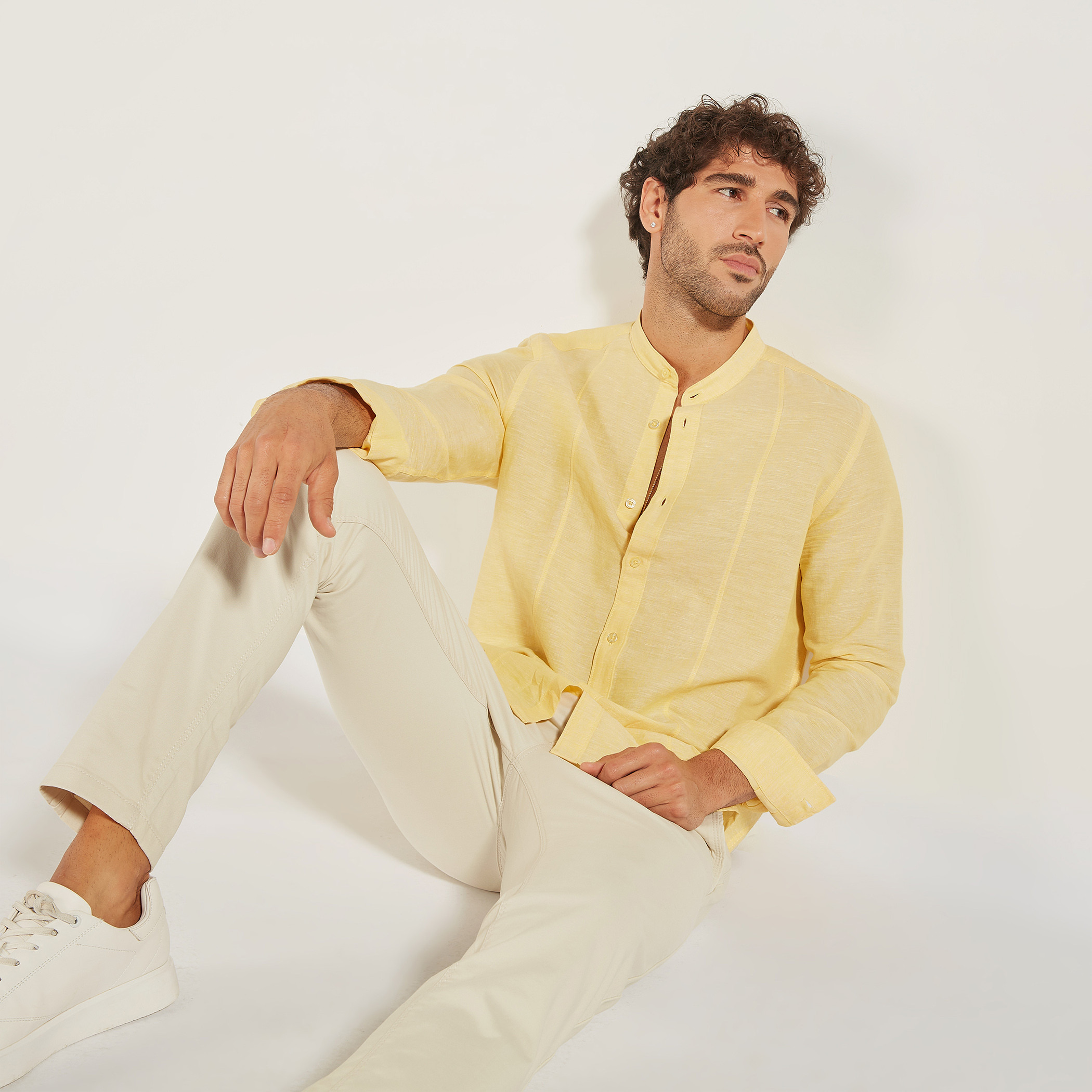 قميص سادة بياقة ماندارين وأكمام طويلة-men-clothing-shirts-image-2