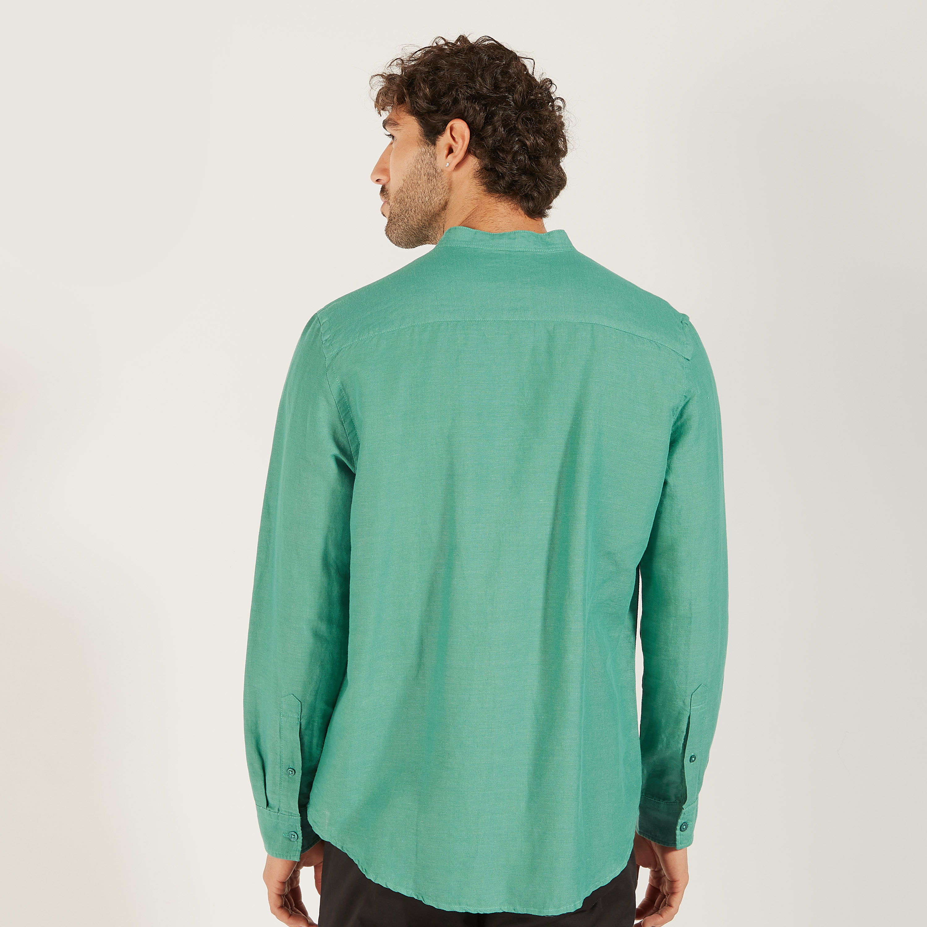 قميص سادة بياقة ماندارين وأكمام طويلة-men-clothing-shirts-image-26