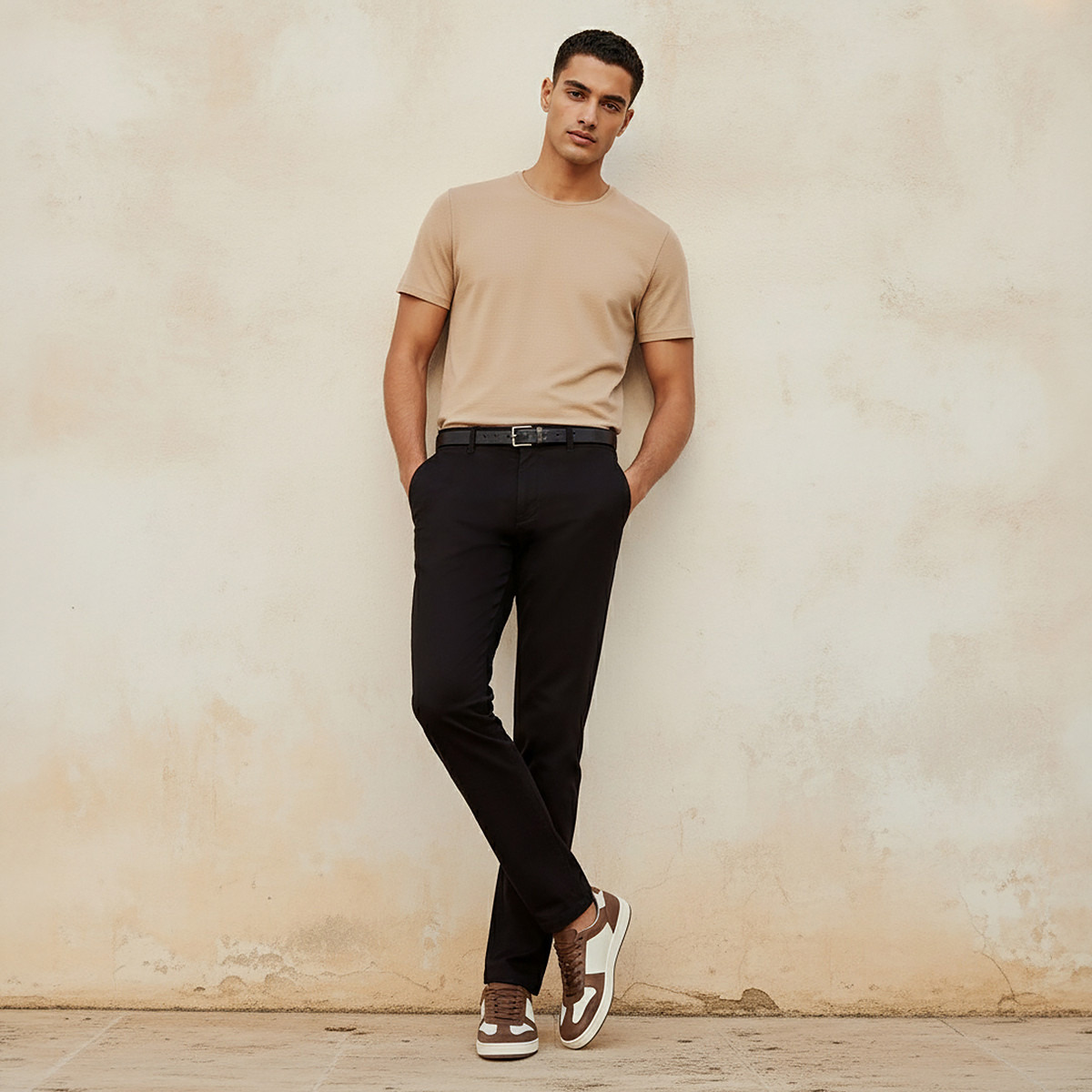 بنطلون تشينو بقصة ضيقة مع إغلاق بأزرار وجيوب-men-clothing-bottoms-trousersandchinos-chinos-image-2