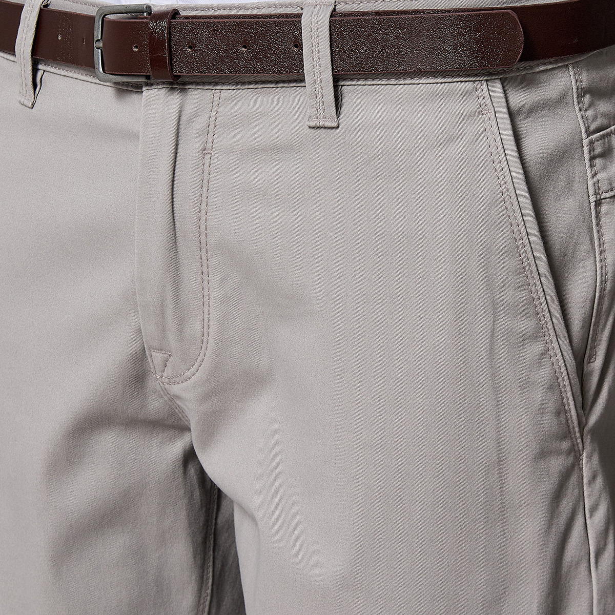 بنطلون تشينو بقصة ضيقة مع إغلاق بأزرار وجيوب-men-clothing-bottoms-trousersandchinos-chinos-image-3