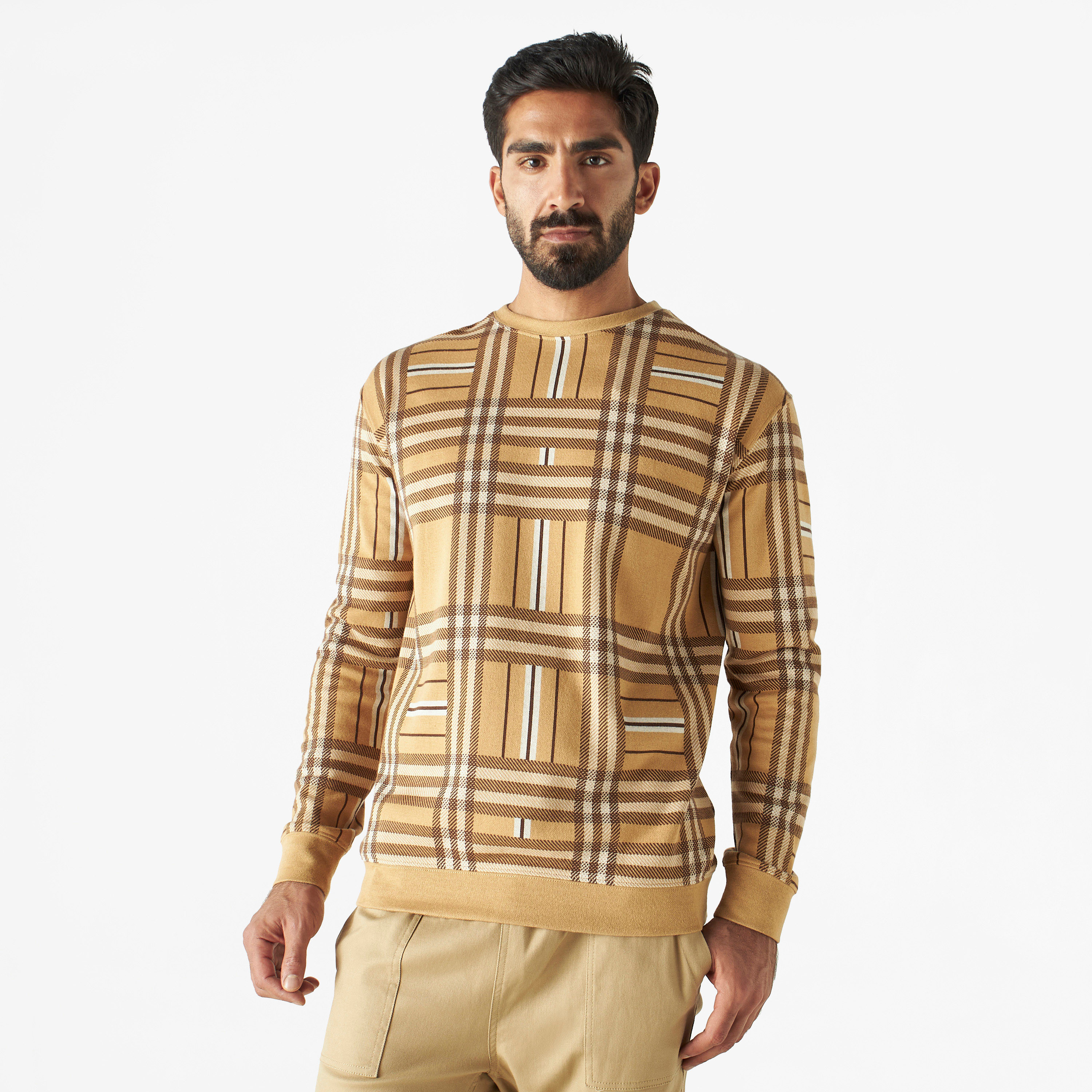 Buy Men s Iconic Checked Sweatshirt with Crew Neck and Long Sleeves Online Centrepoint Oman