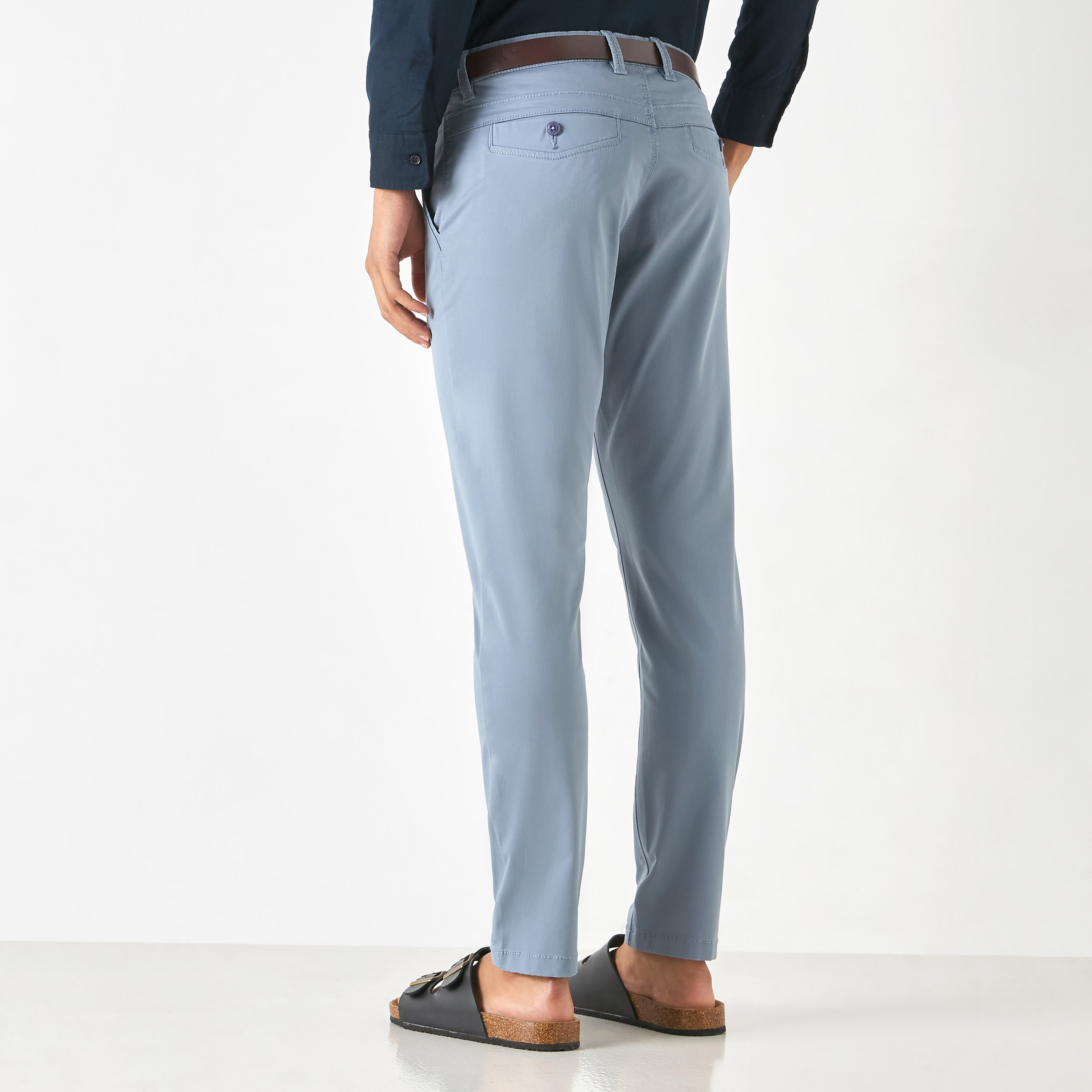 بنطلون شينو بقصّة سليم وجيوب وحزام-men-clothing-bottoms-trousersandchinos-chinos-image-4