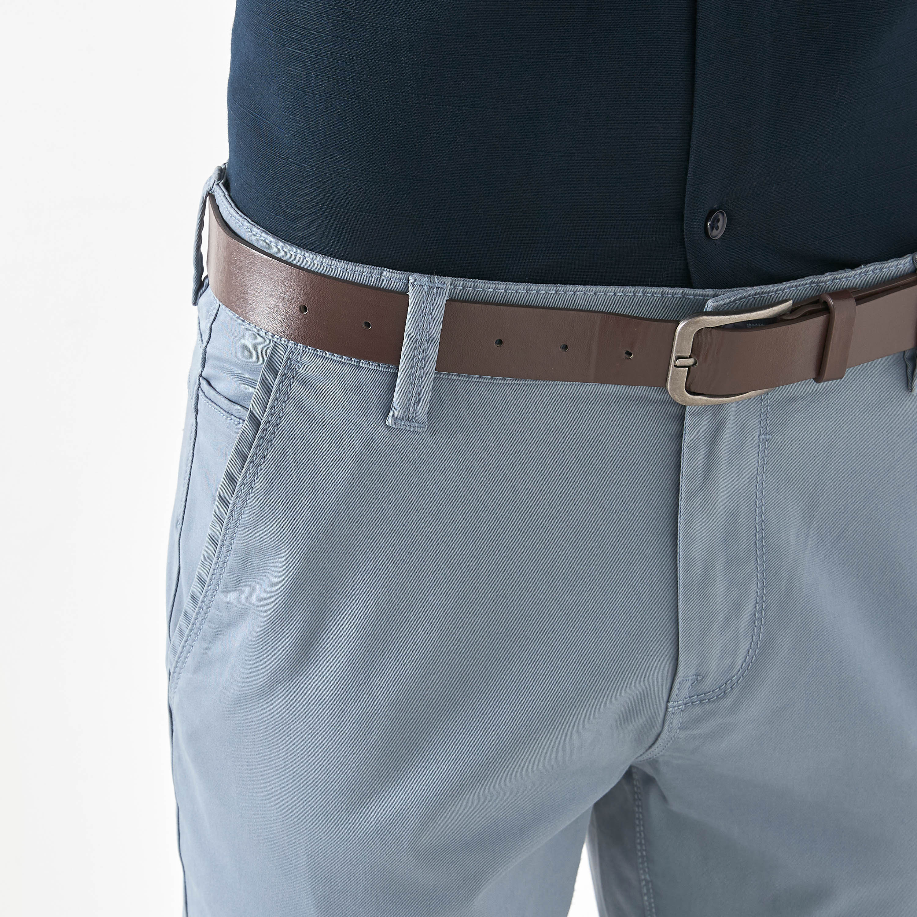 بنطلون شينو بقصّة سليم وجيوب وحزام-men-clothing-bottoms-trousersandchinos-chinos-image-3