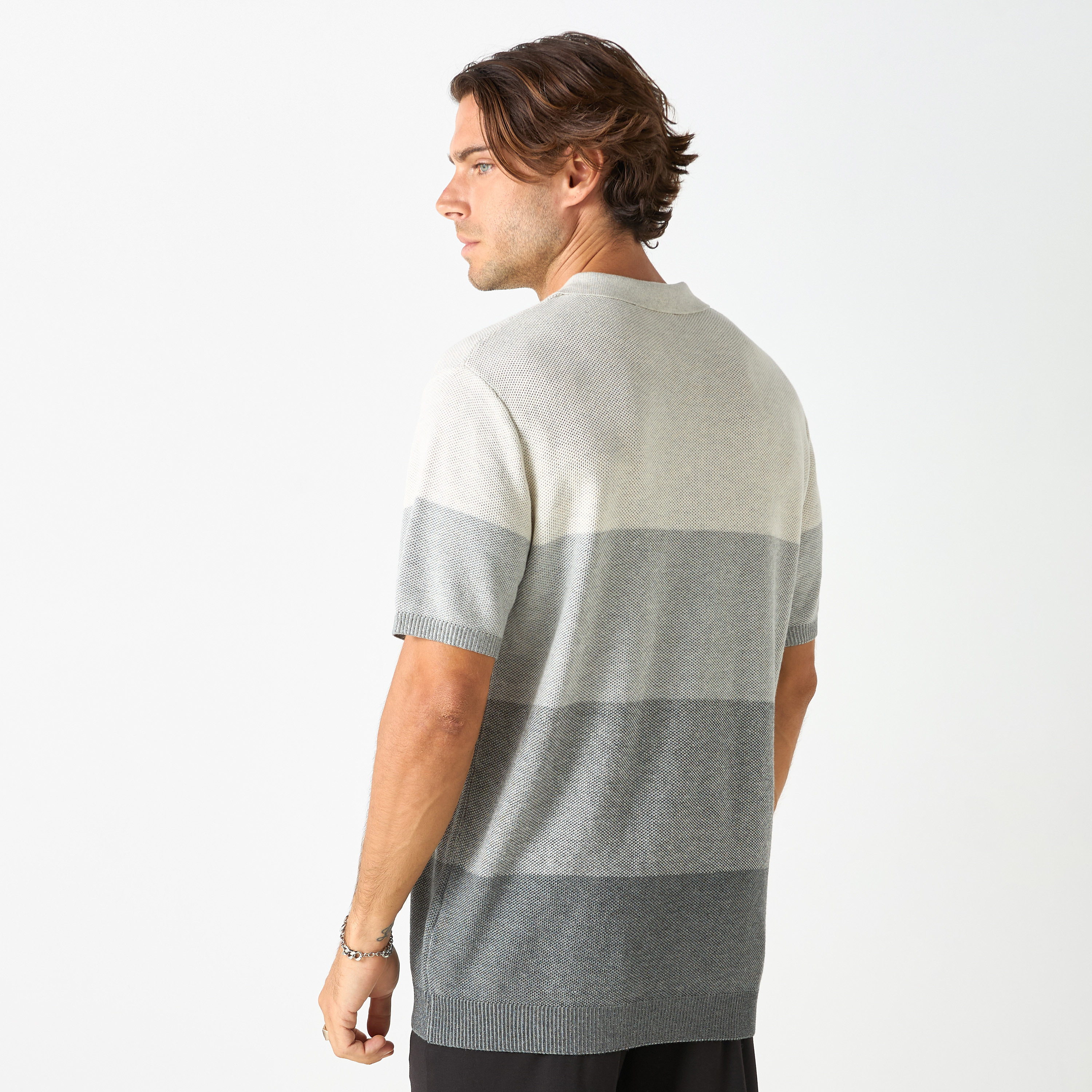 كنزة بارزة الملمس بياقة وأكمام قصيرة-men-clothing-sweatersandpullovers-image-7