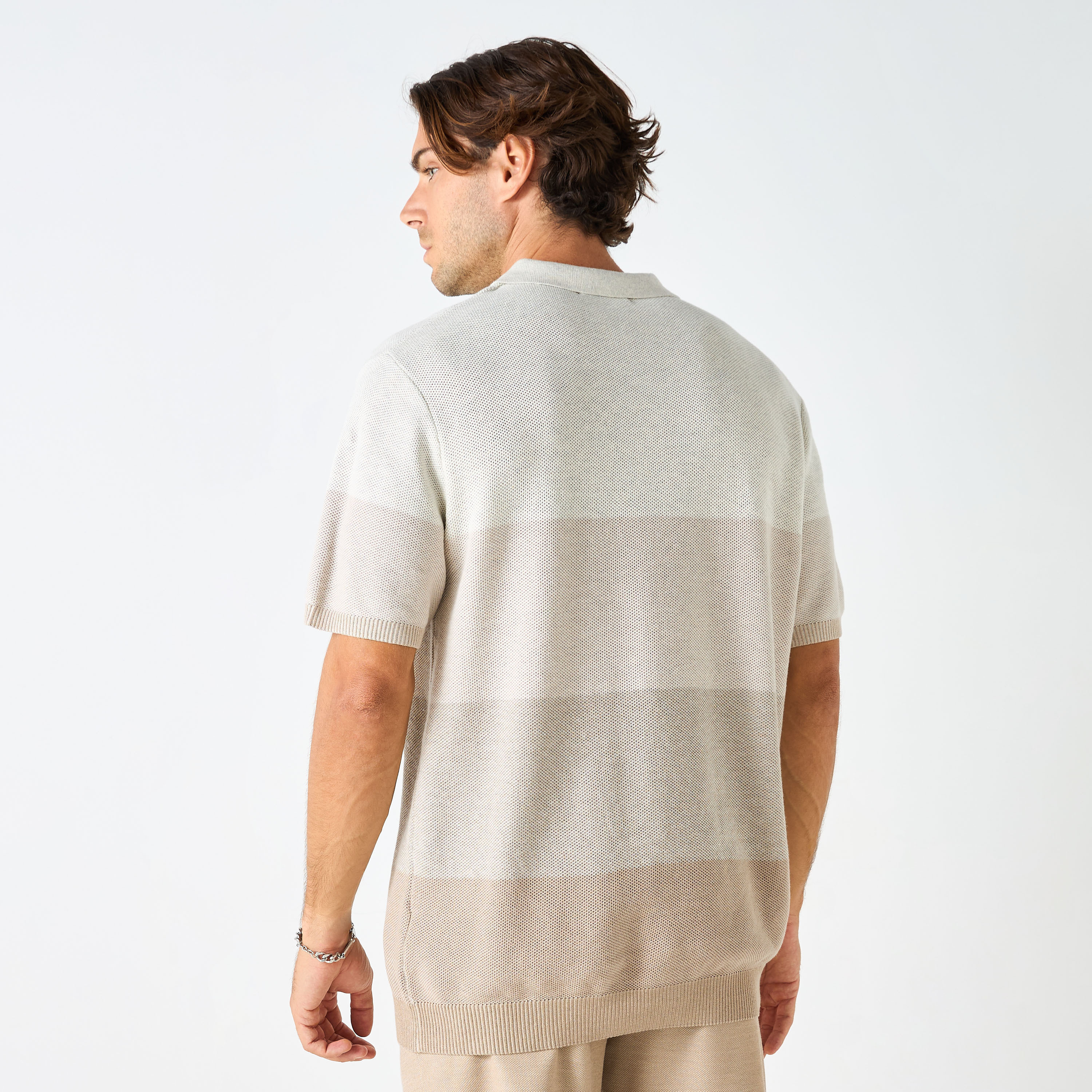 كنزة بارزة الملمس بياقة وأكمام قصيرة-men-clothing-sweatersandpullovers-image-3