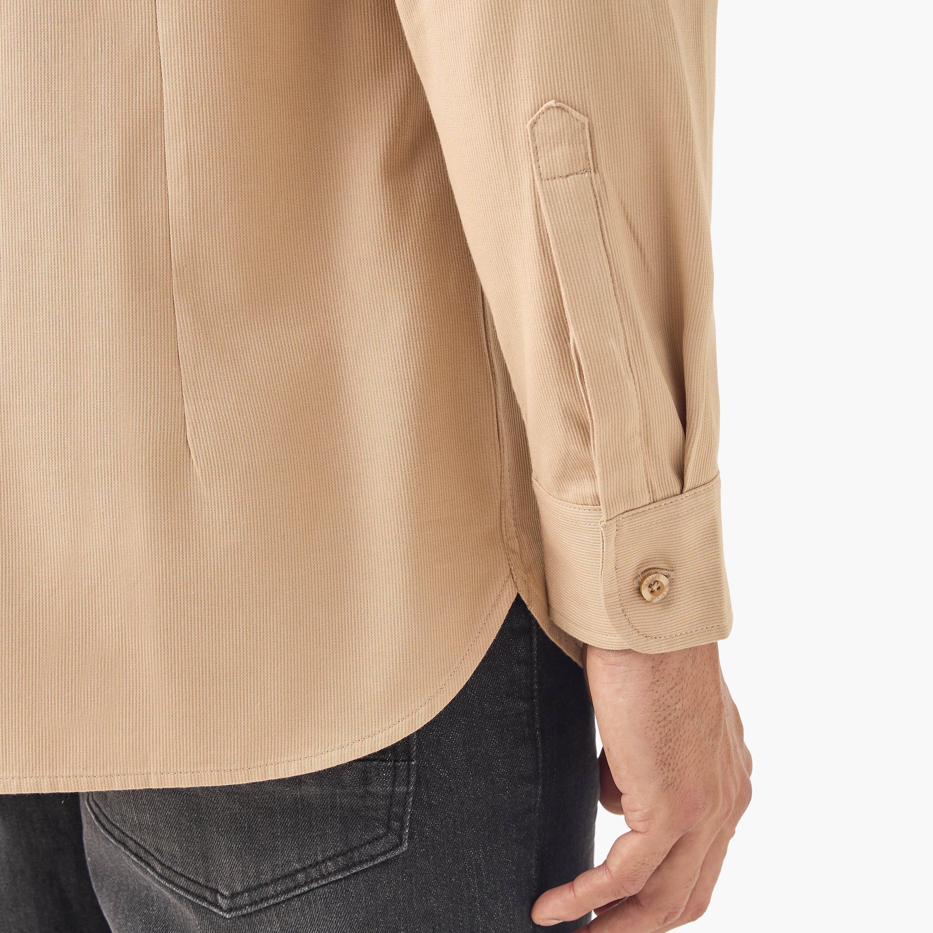 قميص بقصة عادية وياقة وأكمام طويلة-men-clothing-shirts-image-28