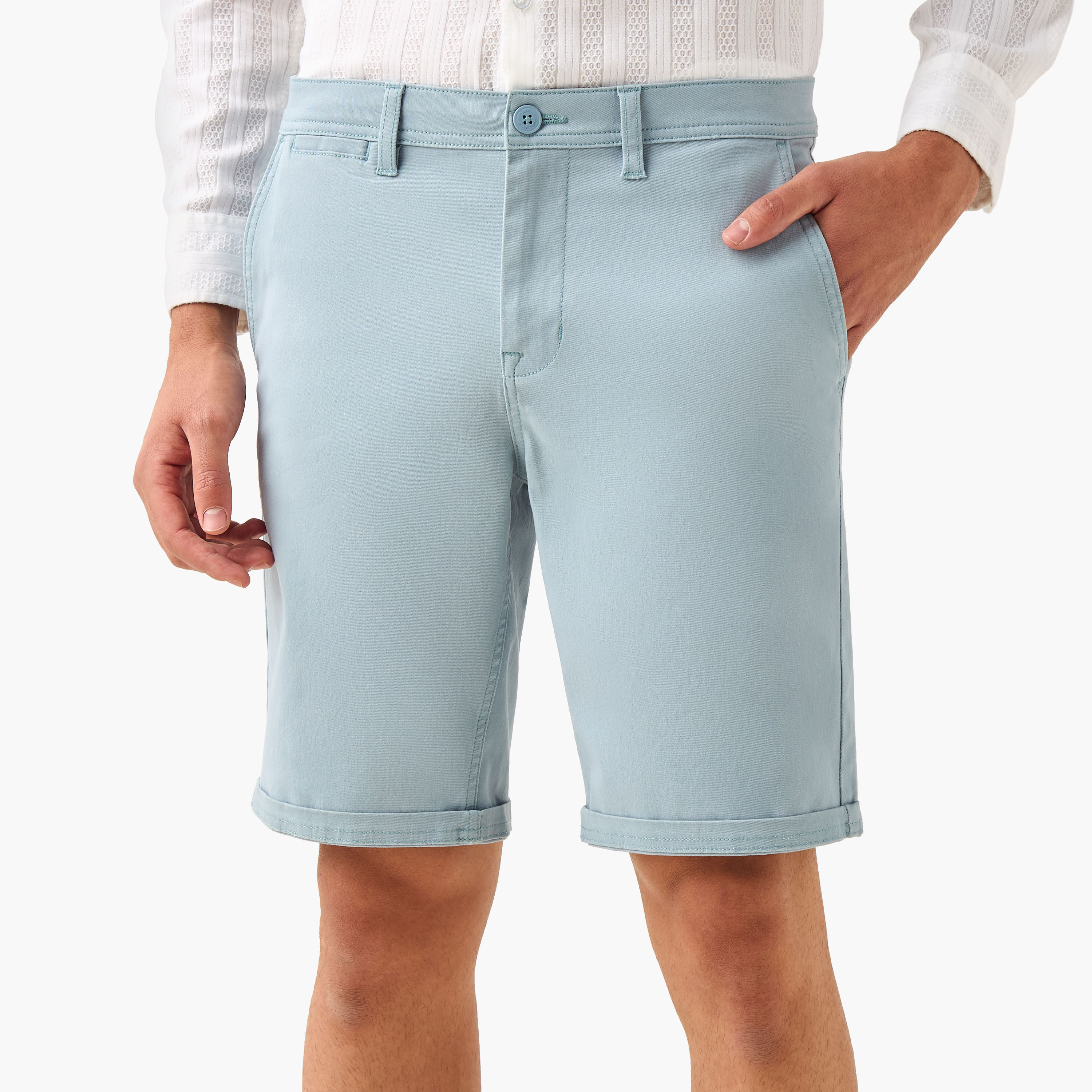 شورت سادة بخصر متوسط الارتفاع وزر إغلاق وجيوب-men-clothing-bottoms-shorts-image-1