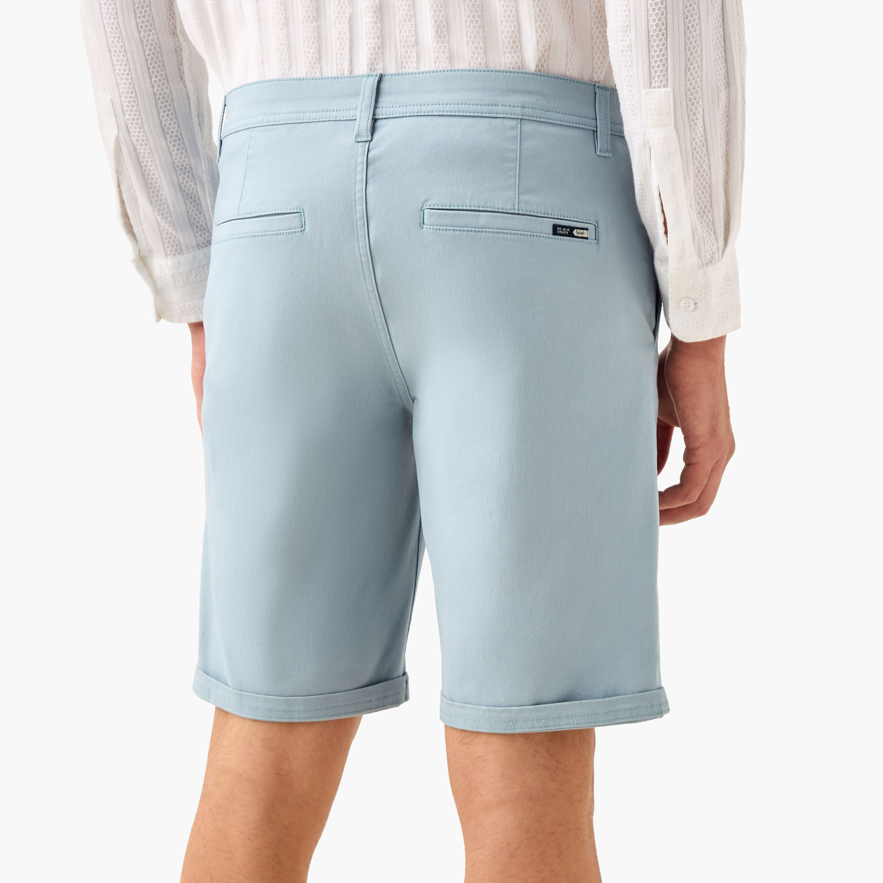 شورت سادة بخصر متوسط الارتفاع وزر إغلاق وجيوب-men-clothing-bottoms-shorts-image-3