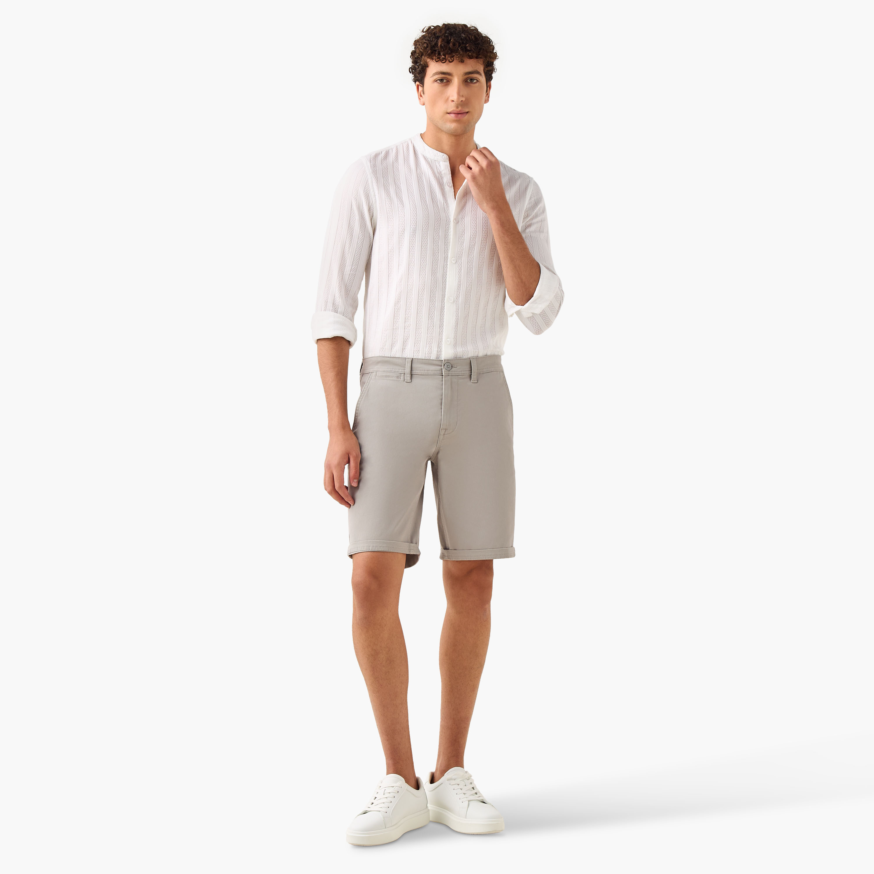 شورت بقصة عادية وخصر متوسط مع جيوب وإغلاق بأزرار-men-clothing-bottoms-shorts-image-44