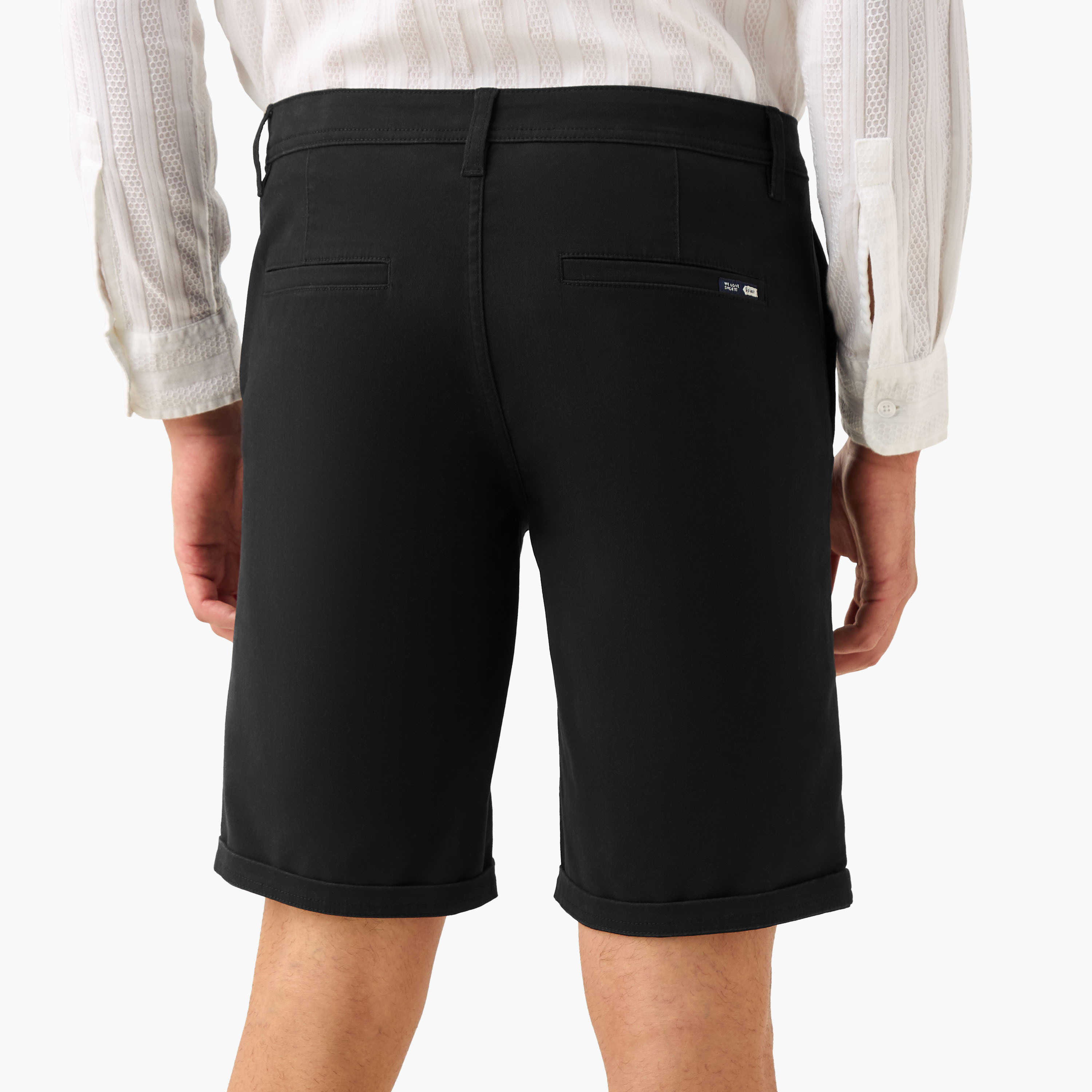 شورت سادة بخصر متوسط الارتفاع وزر إغلاق وجيوب-men-clothing-bottoms-shorts-image-3