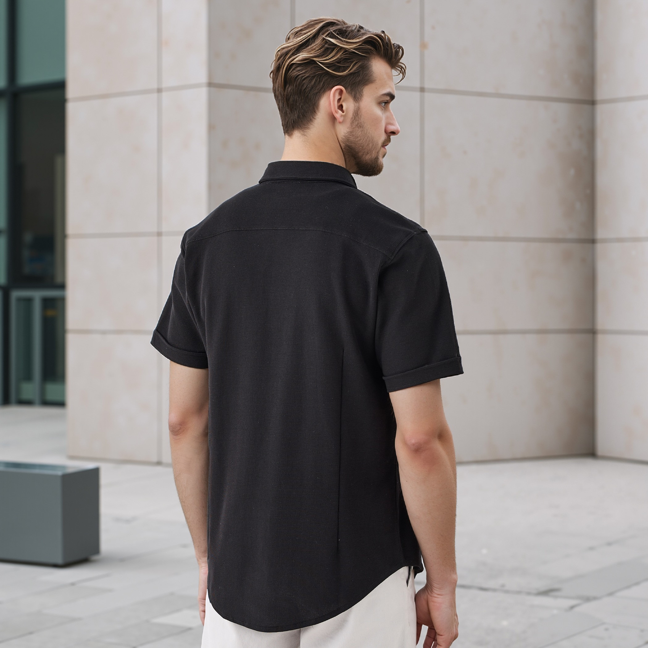 قميص بارز الملمس بقصة سليم وأكمام قصيرة-men-clothing-shirts-image-3