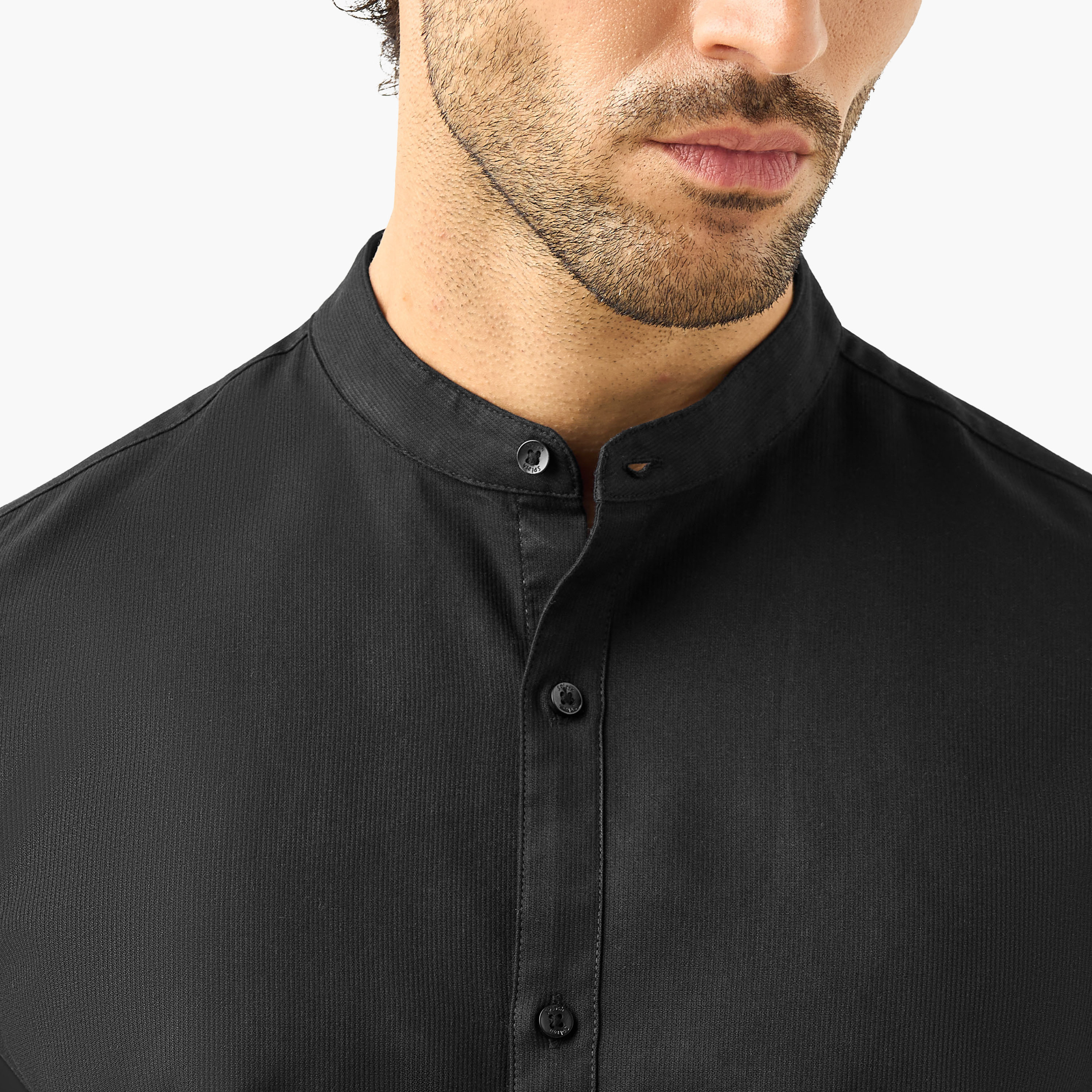 قميص بقصة عادية وياقة ماندارين وأكمام طويلة-men-clothing-shirts-image-10