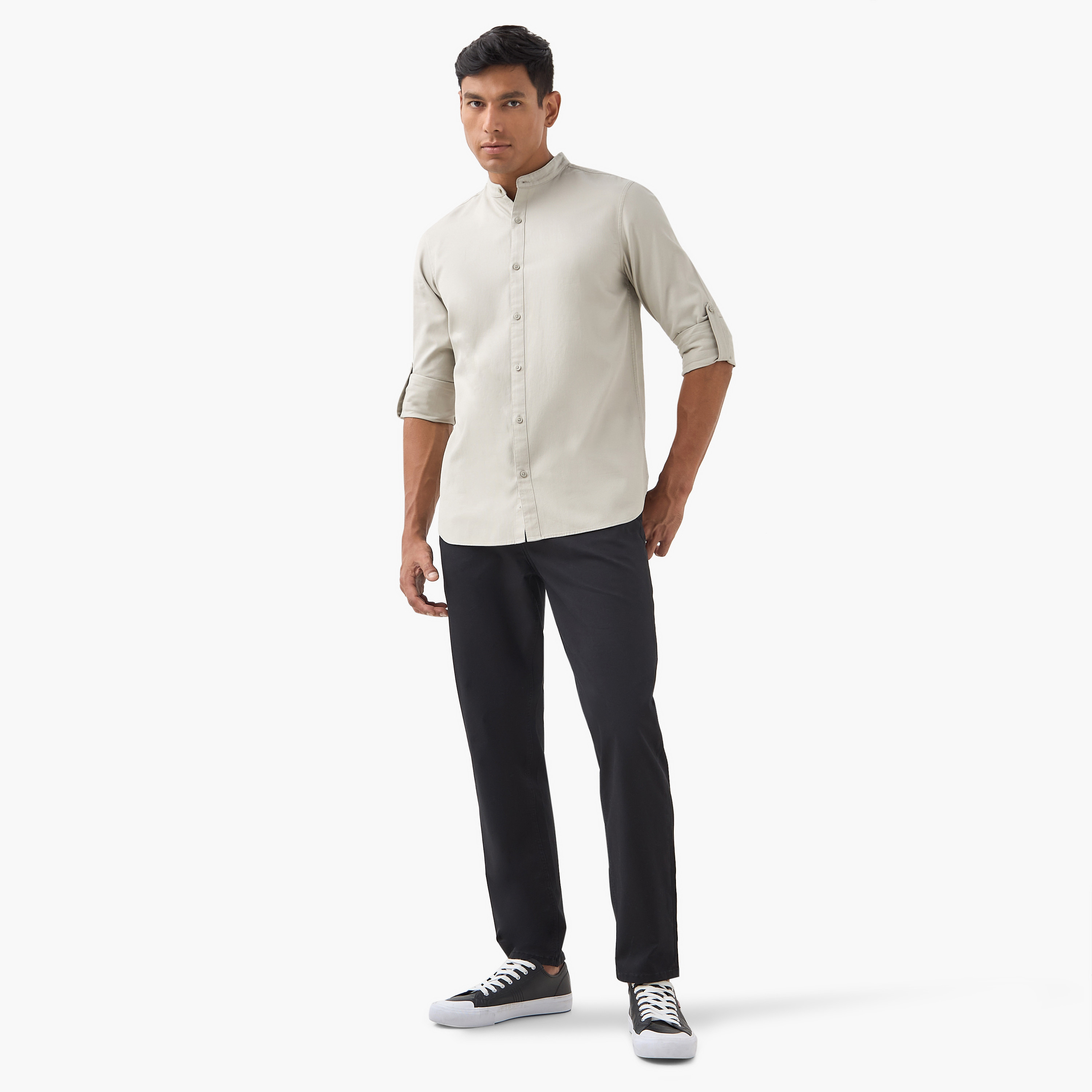 قميص بقصة عادية وياقة ماندارين وأكمام طويلة-men-clothing-shirts-image-25