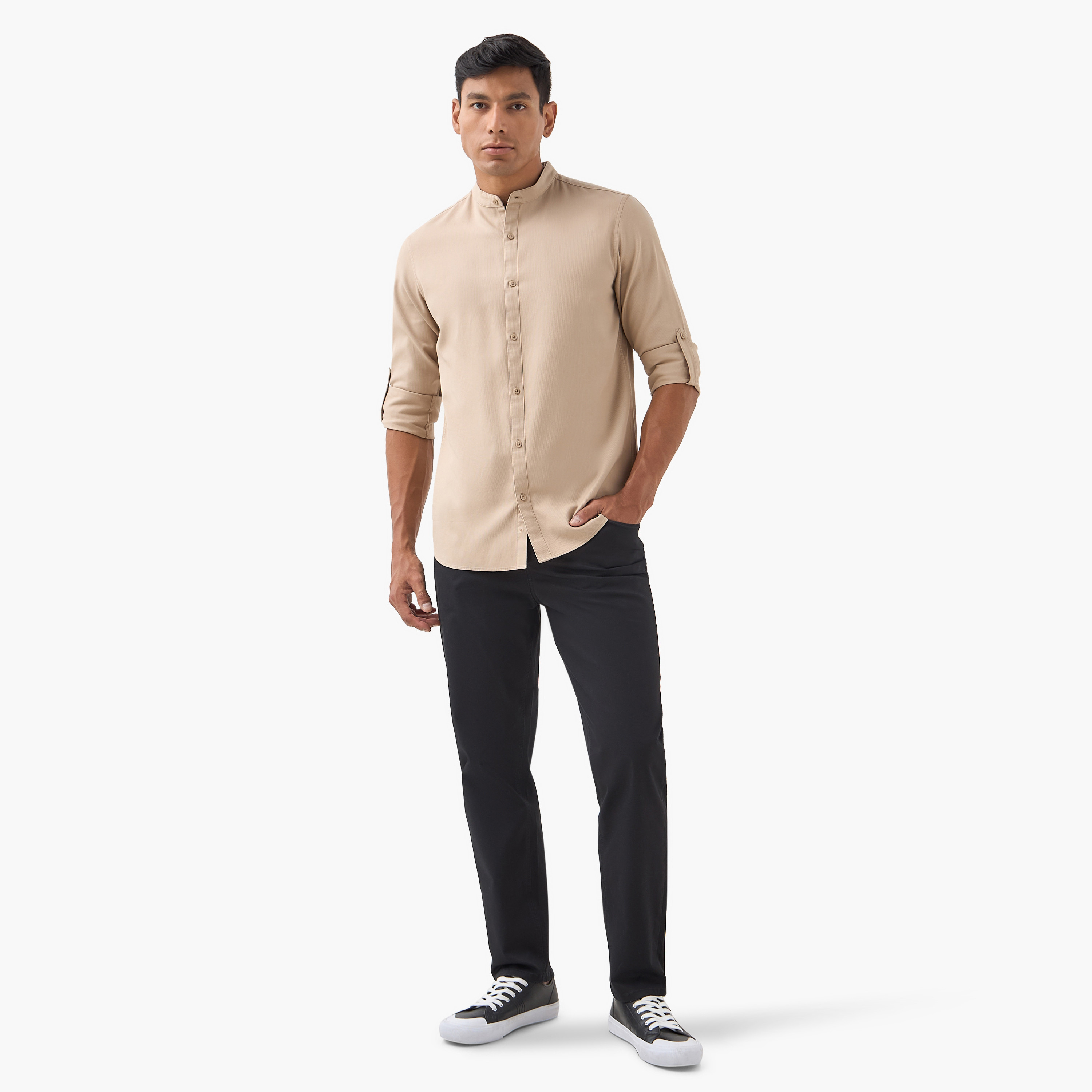 قميص بقصة عادية وياقة ماندارين وأكمام طويلة-men-clothing-shirts-image-19