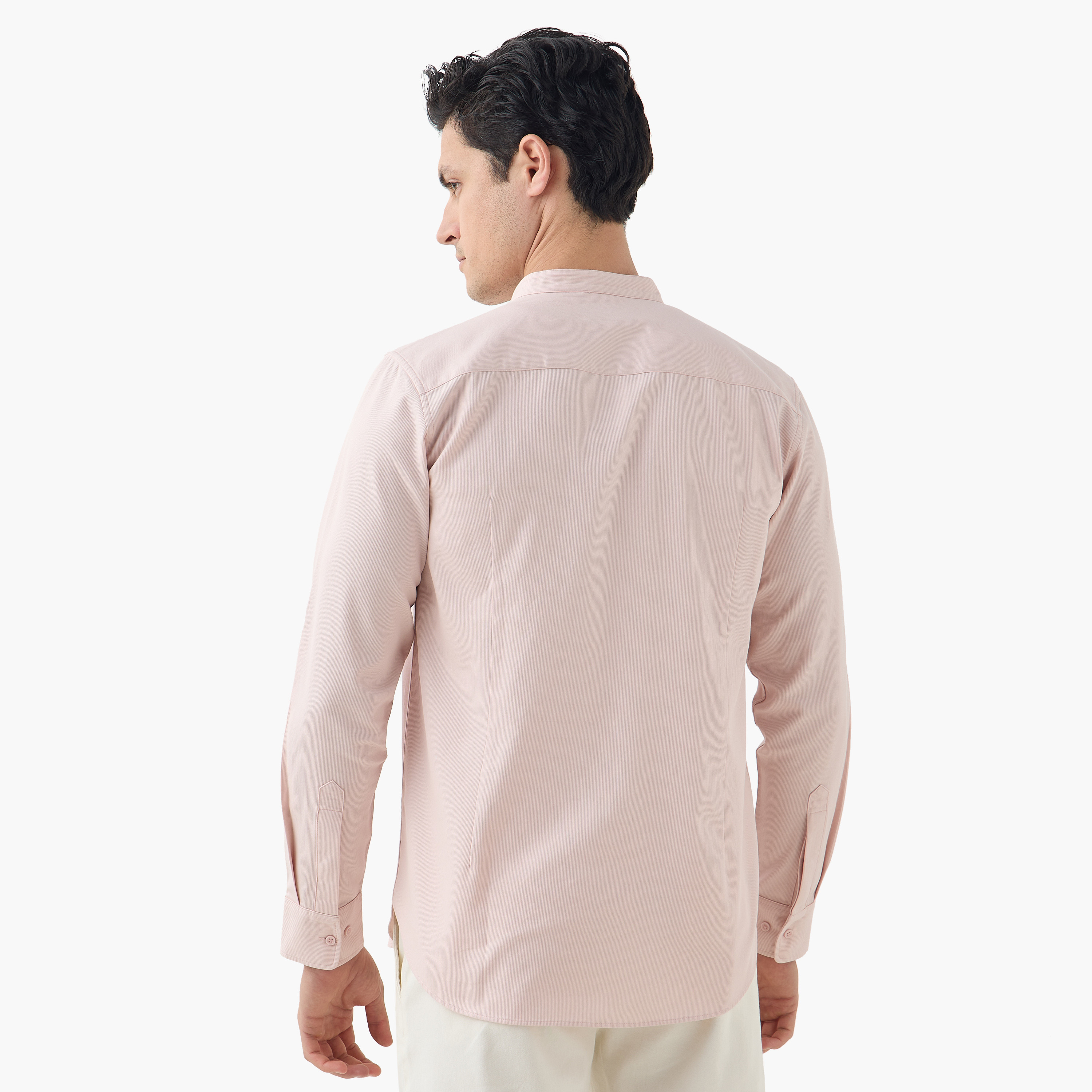 قميص بقصة عادية وياقة ماندارين وأكمام طويلة-men-clothing-shirts-image-32