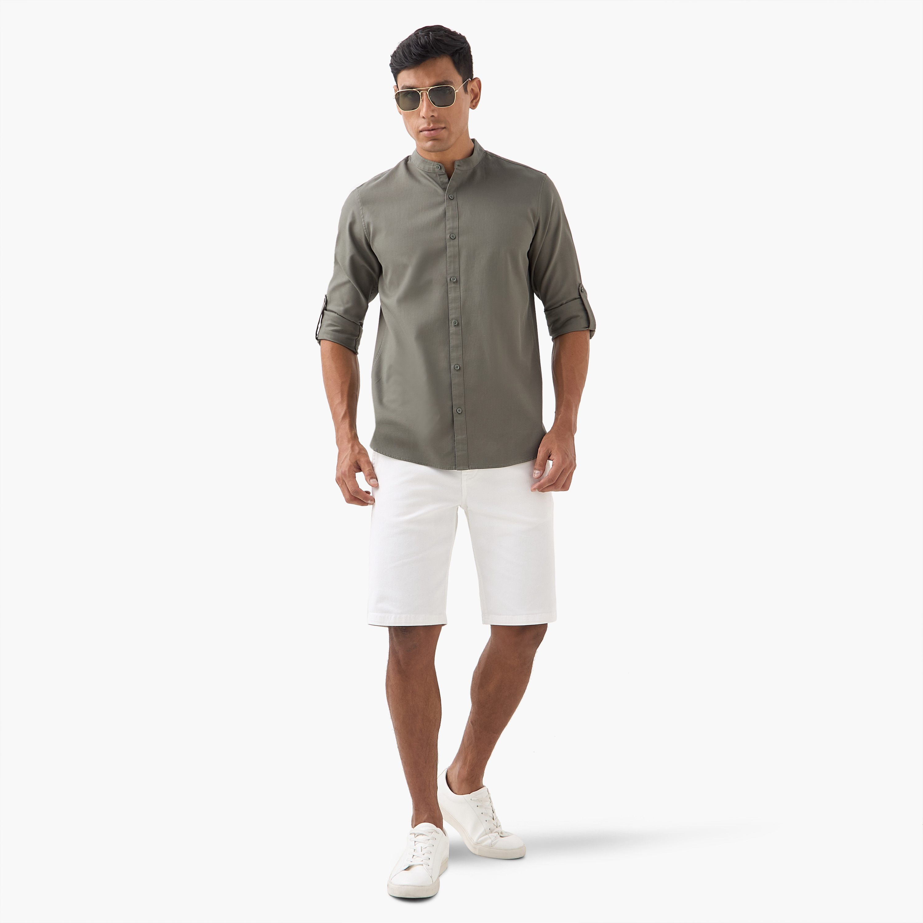 قميص بقصة عادية وياقة ماندارين وأكمام طويلة-men-clothing-shirts-image-2