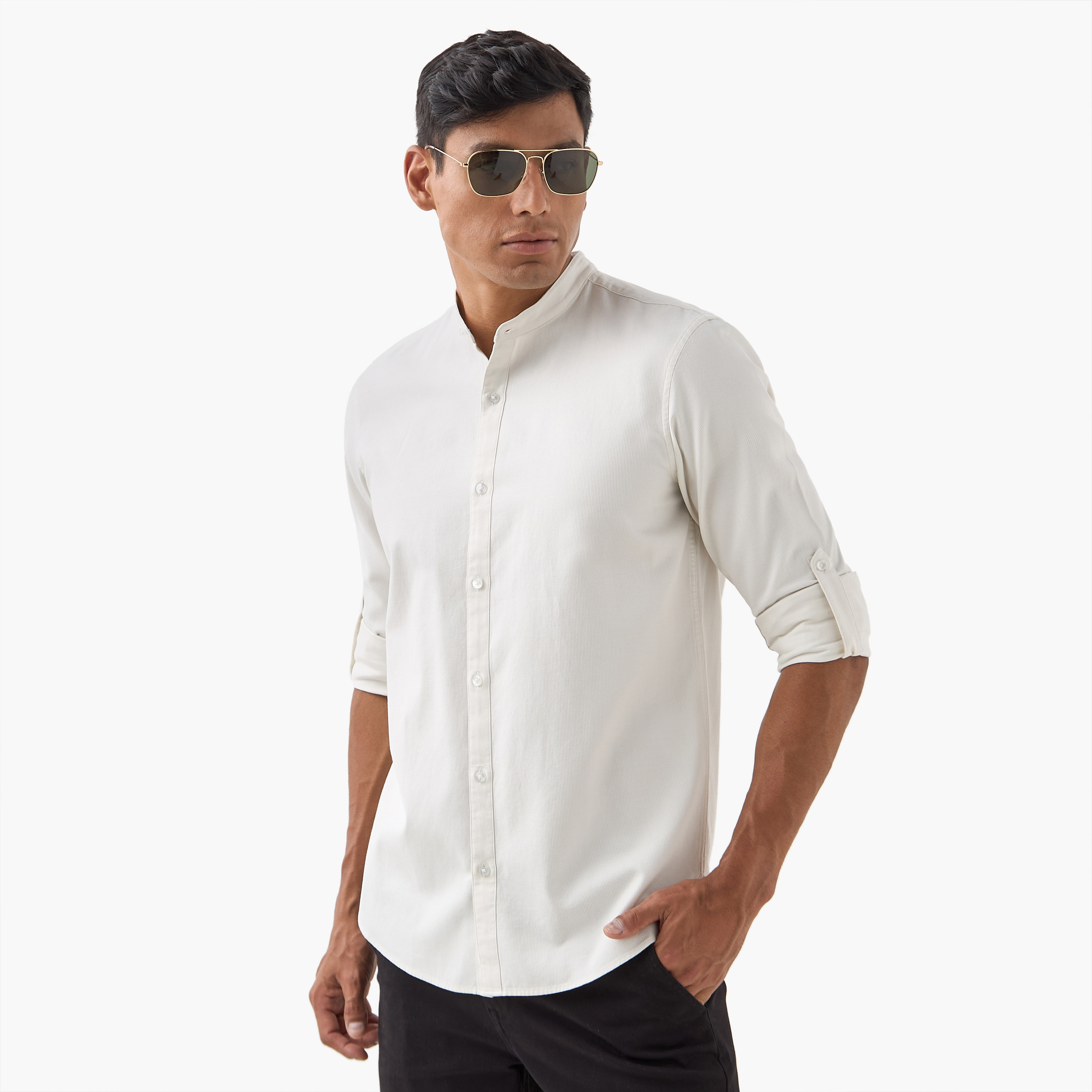 قميص بقصة عادية وياقة ماندارين وأكمام طويلة-men-clothing-shirts-image-36