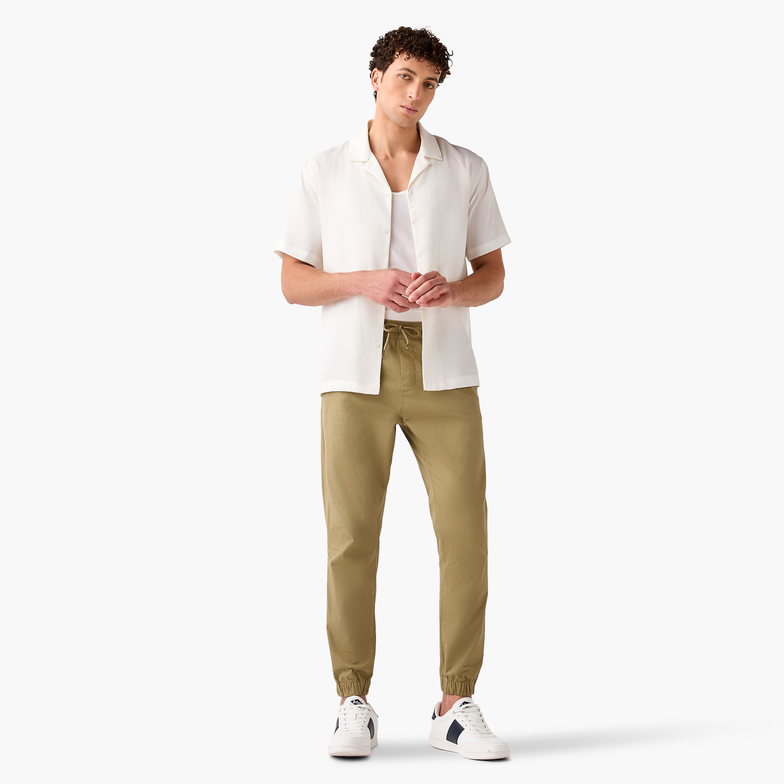 بنطلون رياضي بقصّة سليم وخصر مطاطي وجيوب-men-clothing-bottoms-joggers-image-2