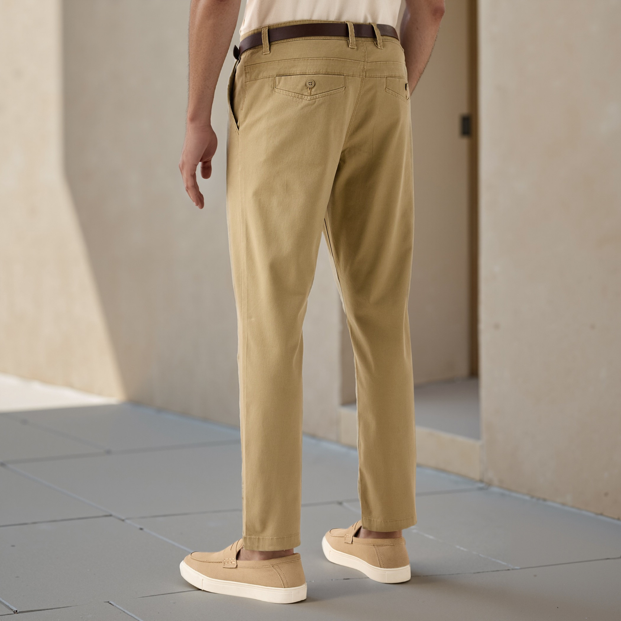 بنطلون تشينو بقصة سليم وحزام وجيوب-men-clothing-bottoms-trousersandchinos-chinos-image-3
