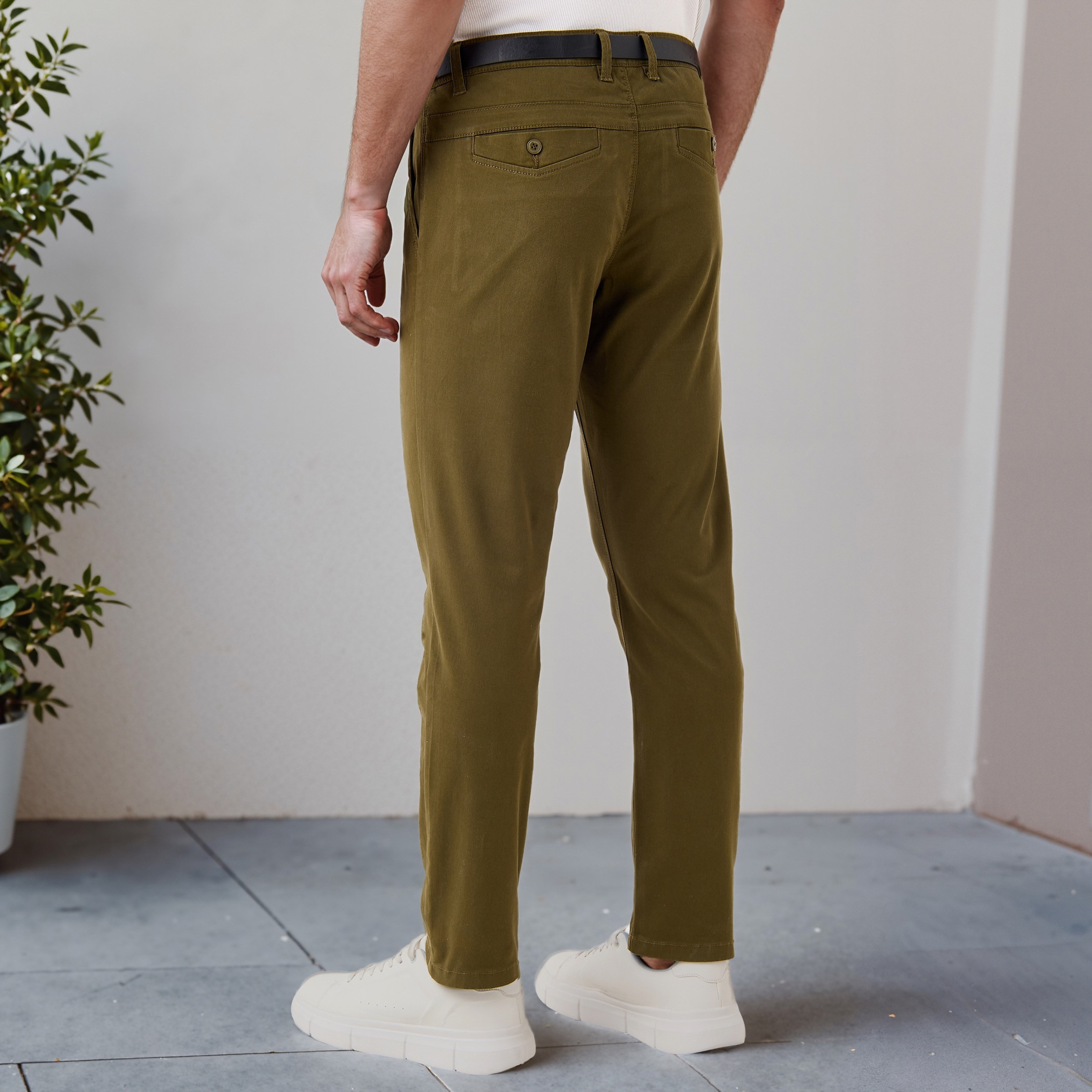 بنطلون تشينو بقصة سليم وحزام وجيوب-men-clothing-bottoms-trousersandchinos-chinos-image-4