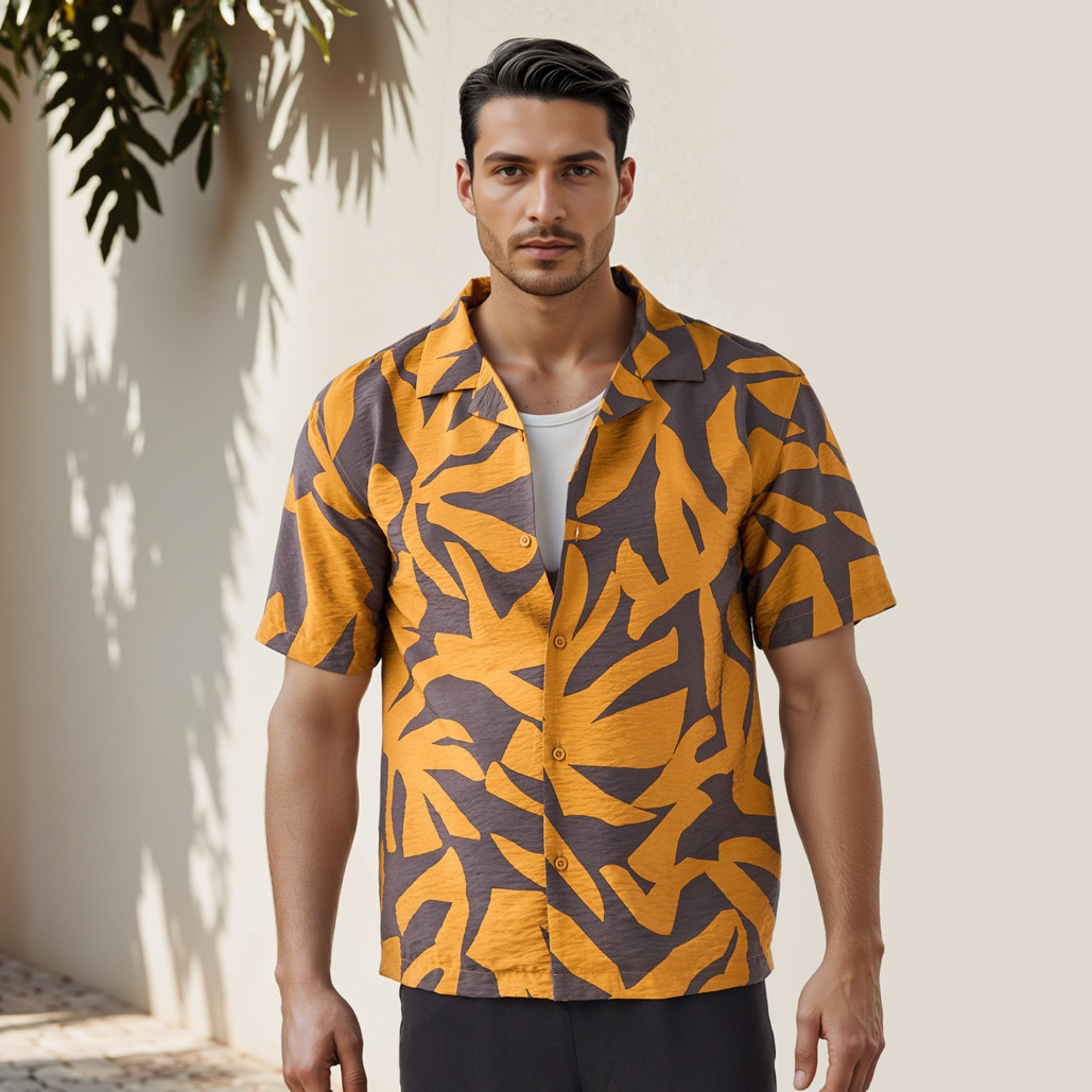 قميص منتجع بطبعات وياقة وقصة عادية-men-clothing-shirts-image-1