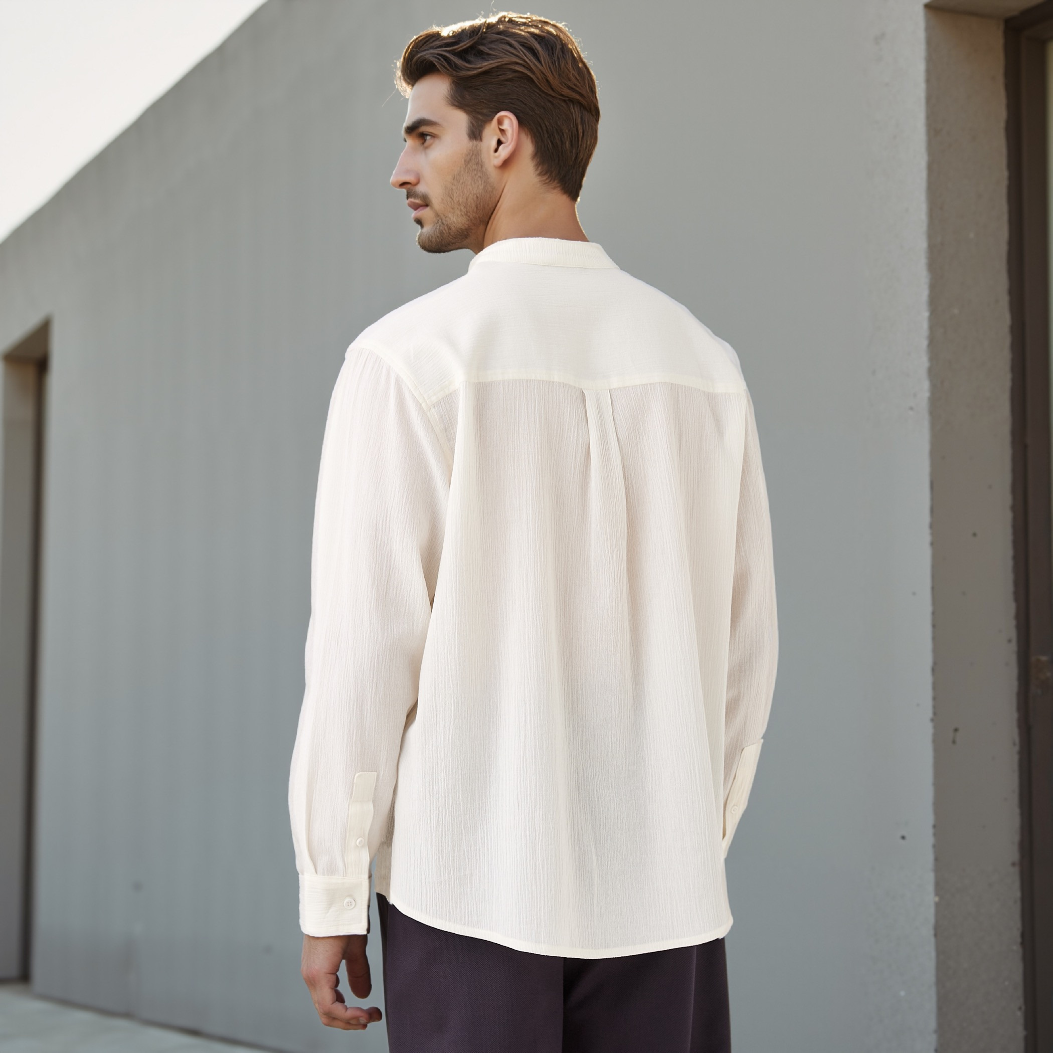 قميص بقصة عادية وملمس بارز وياقة ماندارين-men-clothing-shirts-image-3