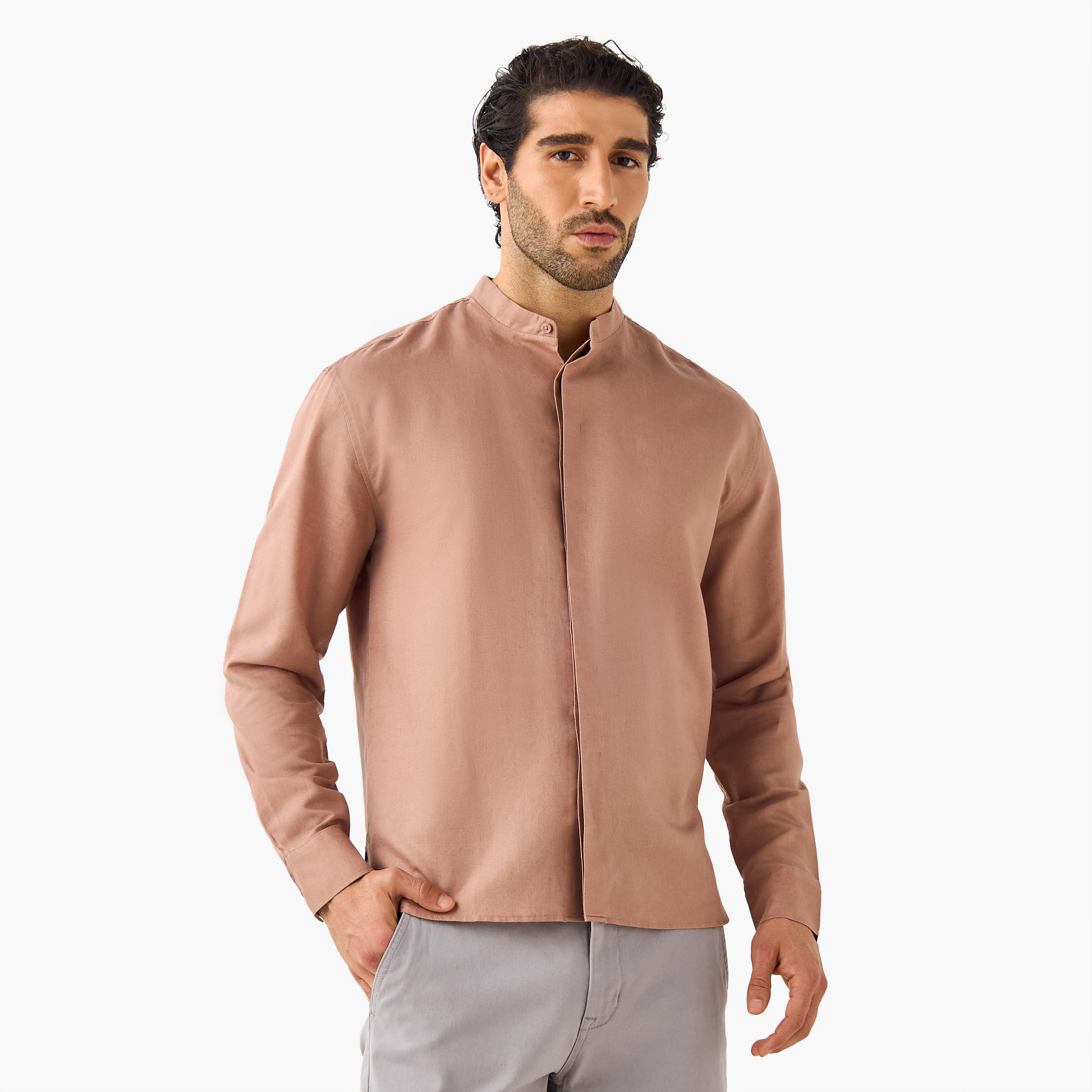 قميص من مزيج الكتان بياقة ماندرين وقصة عادية-men-clothing-shirts-image-1