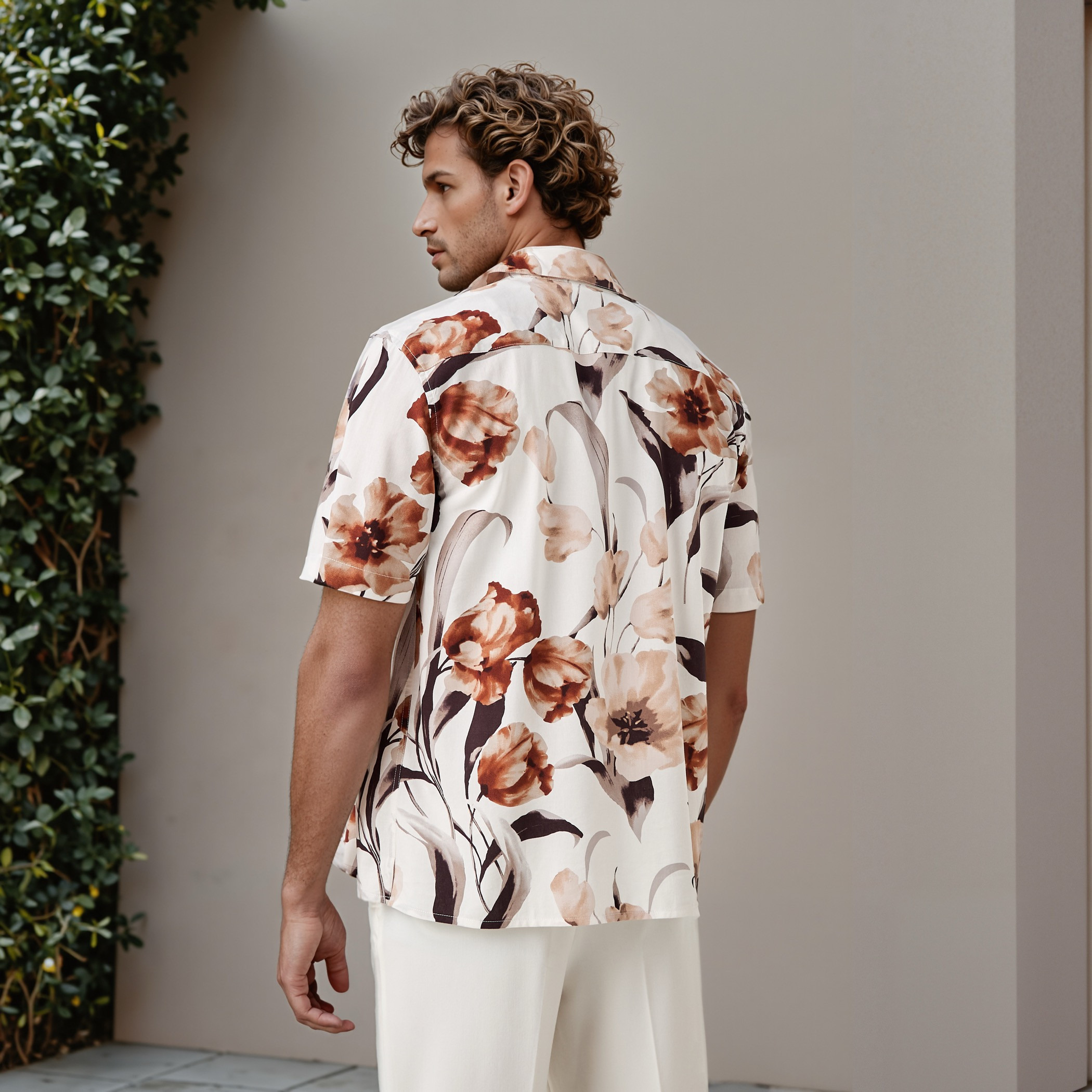 قميص بقصّة عادية وياقة وطبعات-men-clothing-shirts-image-3