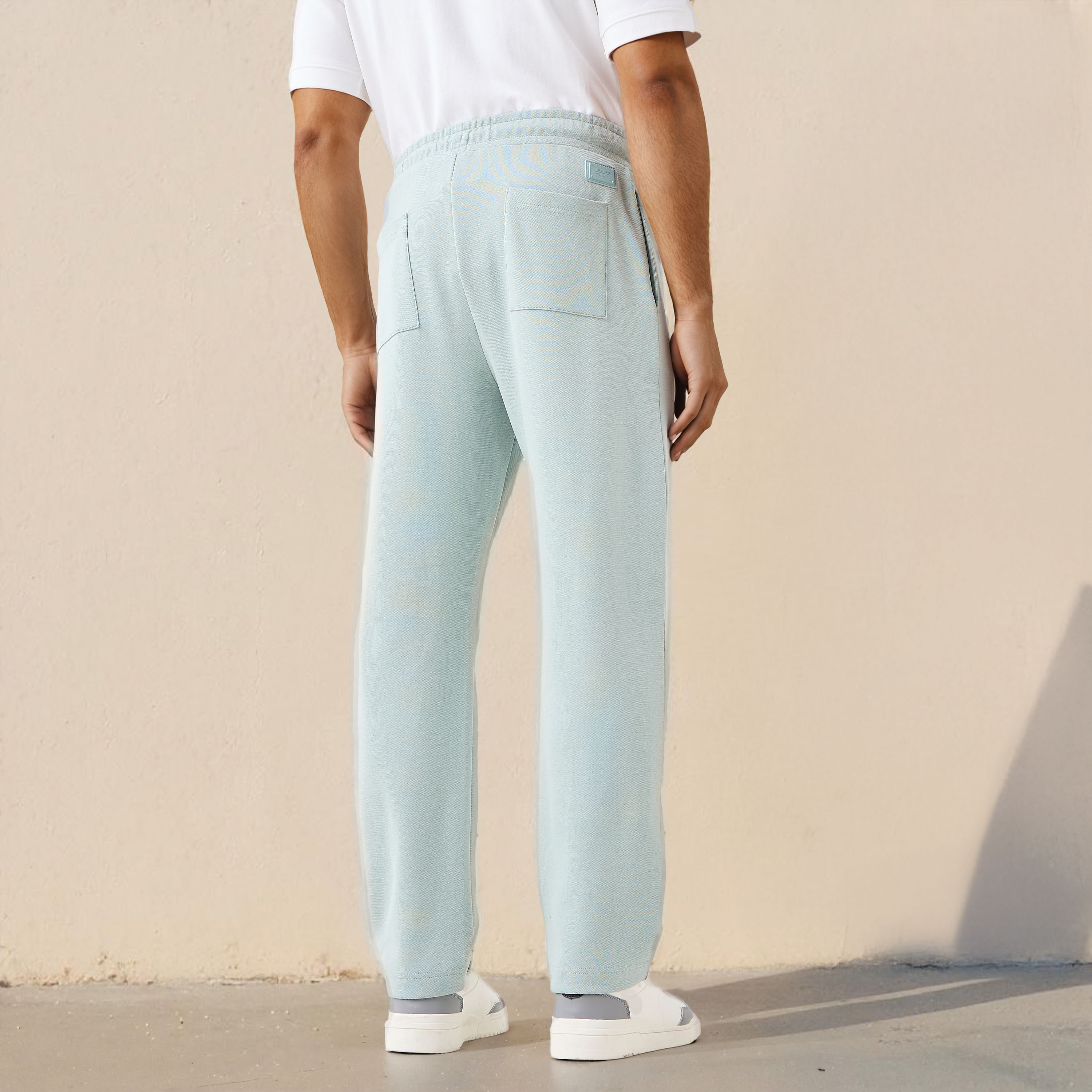 بنطلون برباط إغلاق وجيوب من إمبرور-men-clothing-bottoms-joggers-image-3