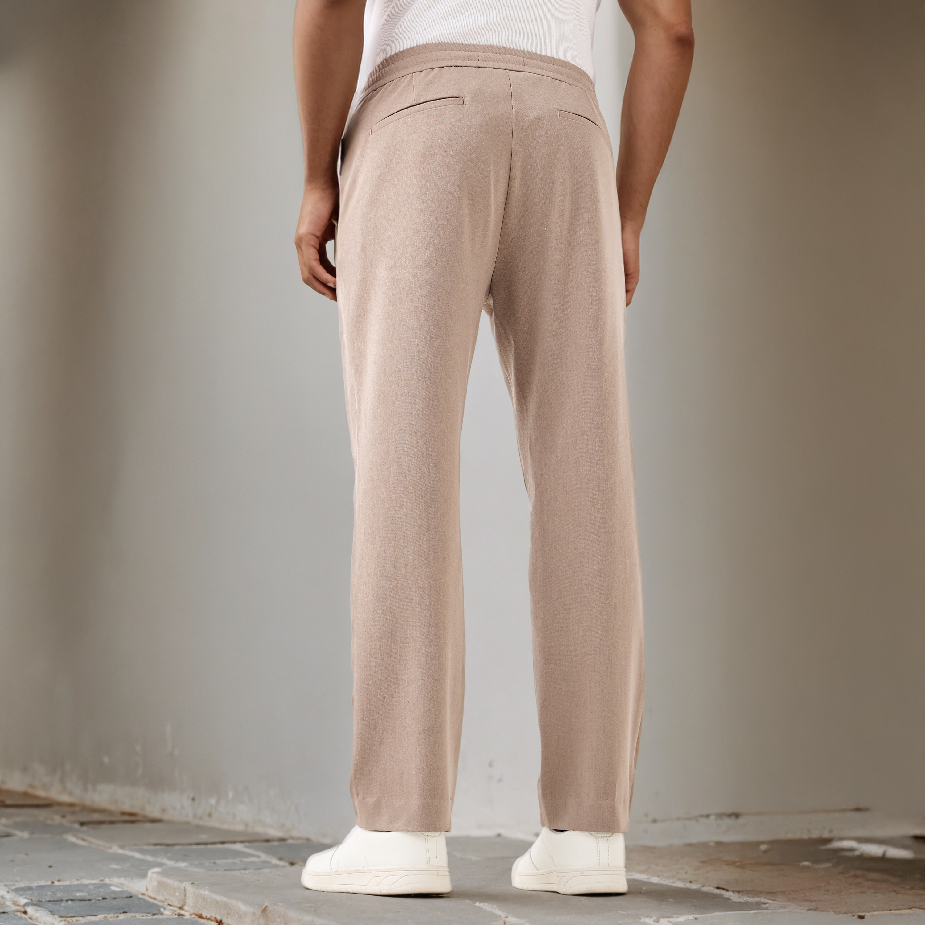 بنطلون بقصة عادية وجيوب-men-clothing-bottoms-trousersandchinos-trousers-image-23