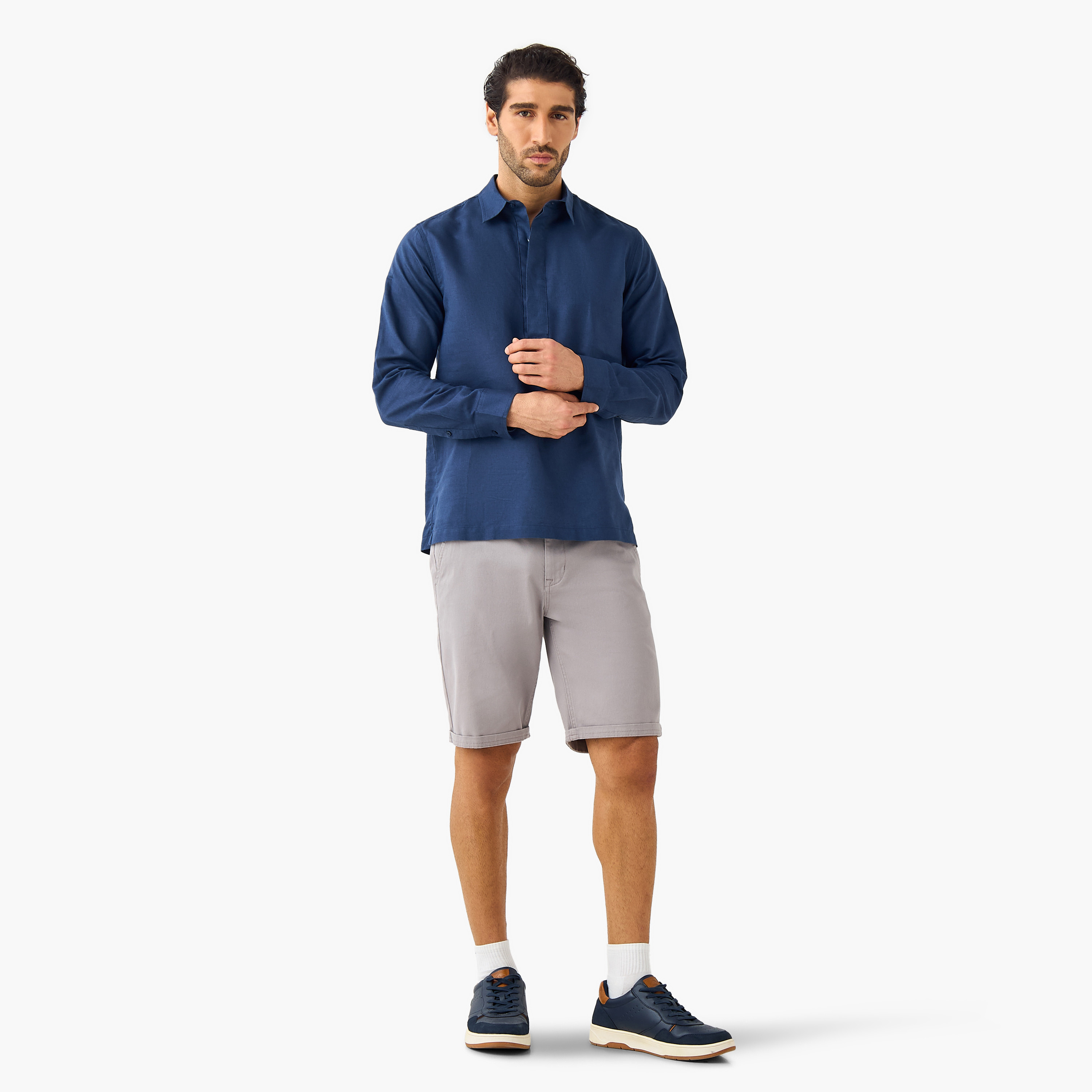 قميص من مزيج الكتان بقصة عادية ونصف وصلة أزرار-men-clothing-shirts-image-2