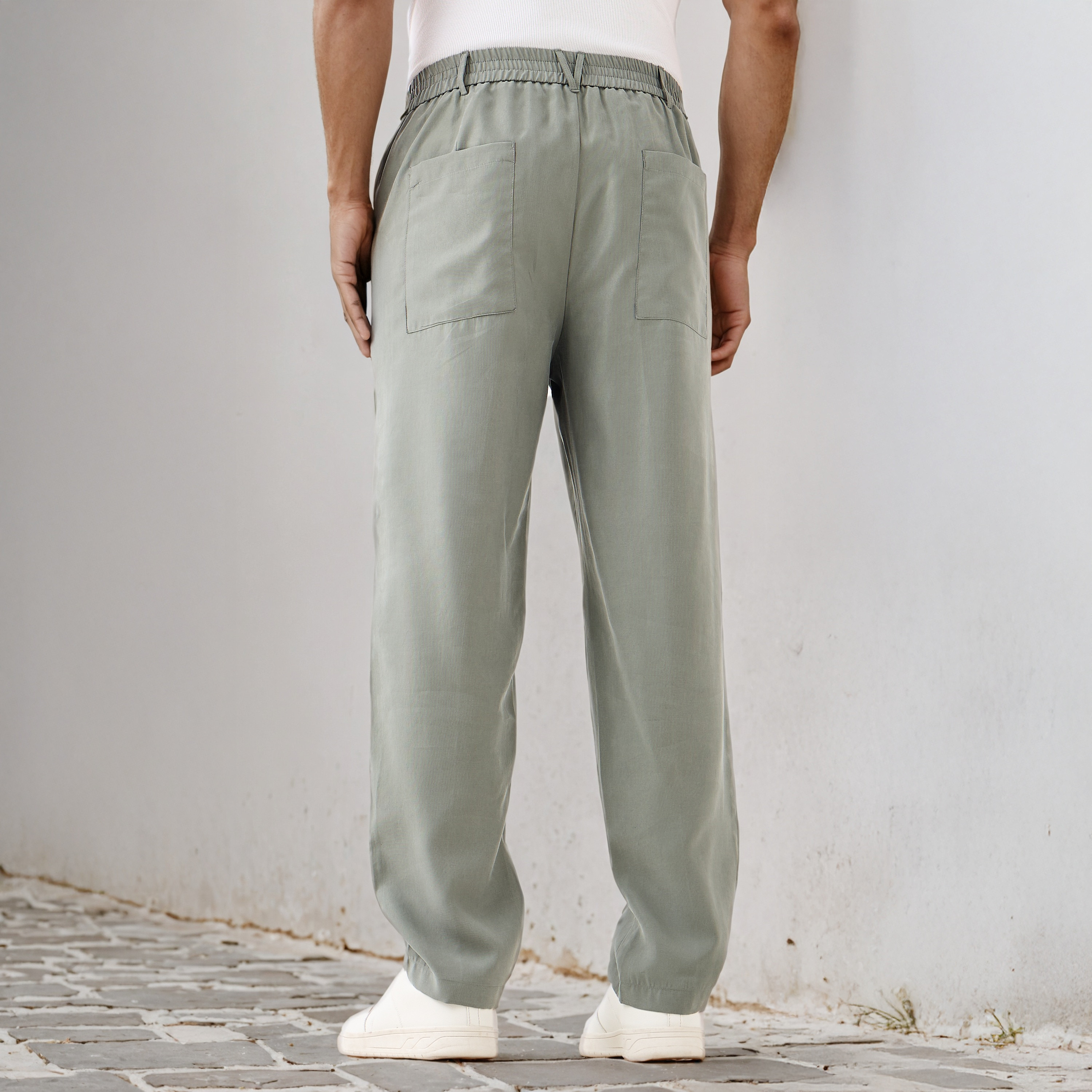 بنطلون بقصة مريحة وخصر مطاطي-men-clothing-bottoms-trousersandchinos-trousers-image-3