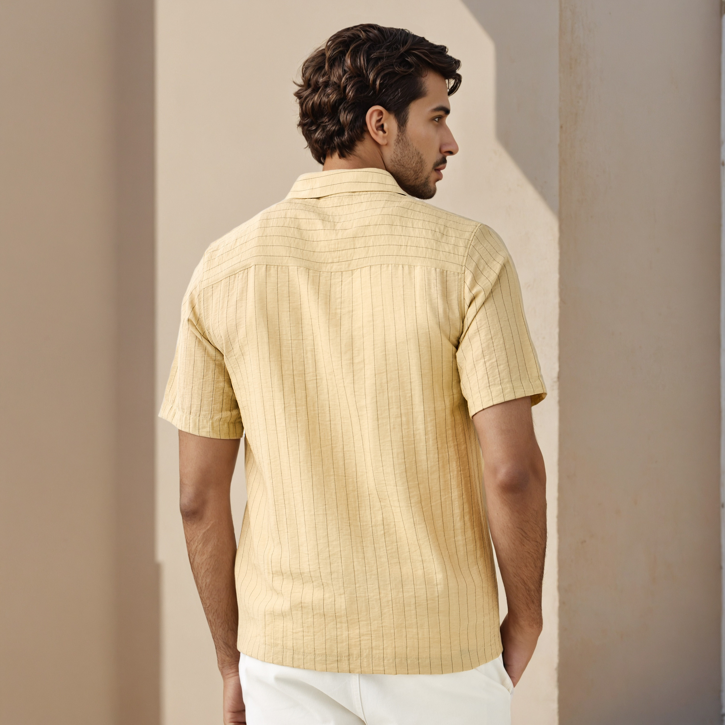 قميص مقلّم بقصّة مريحة-men-clothing-shirts-image-3