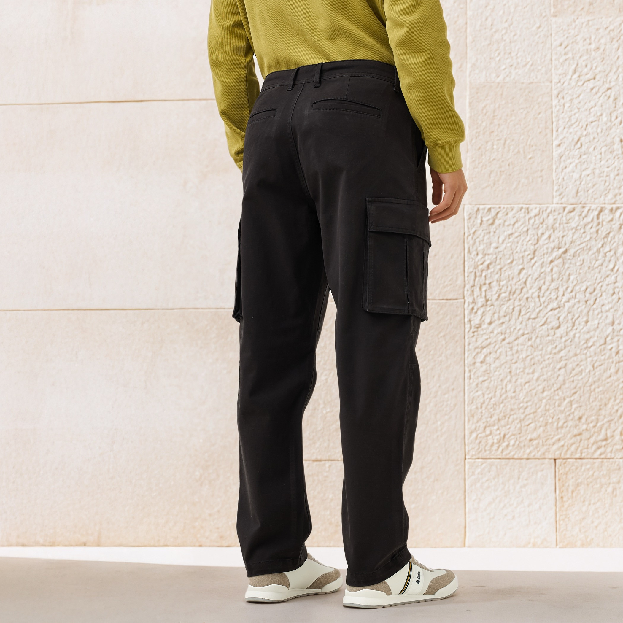 Regular Fit Twill Cargo Pants-men-clothing-bottoms-trousersandchinos-trousers-image-3