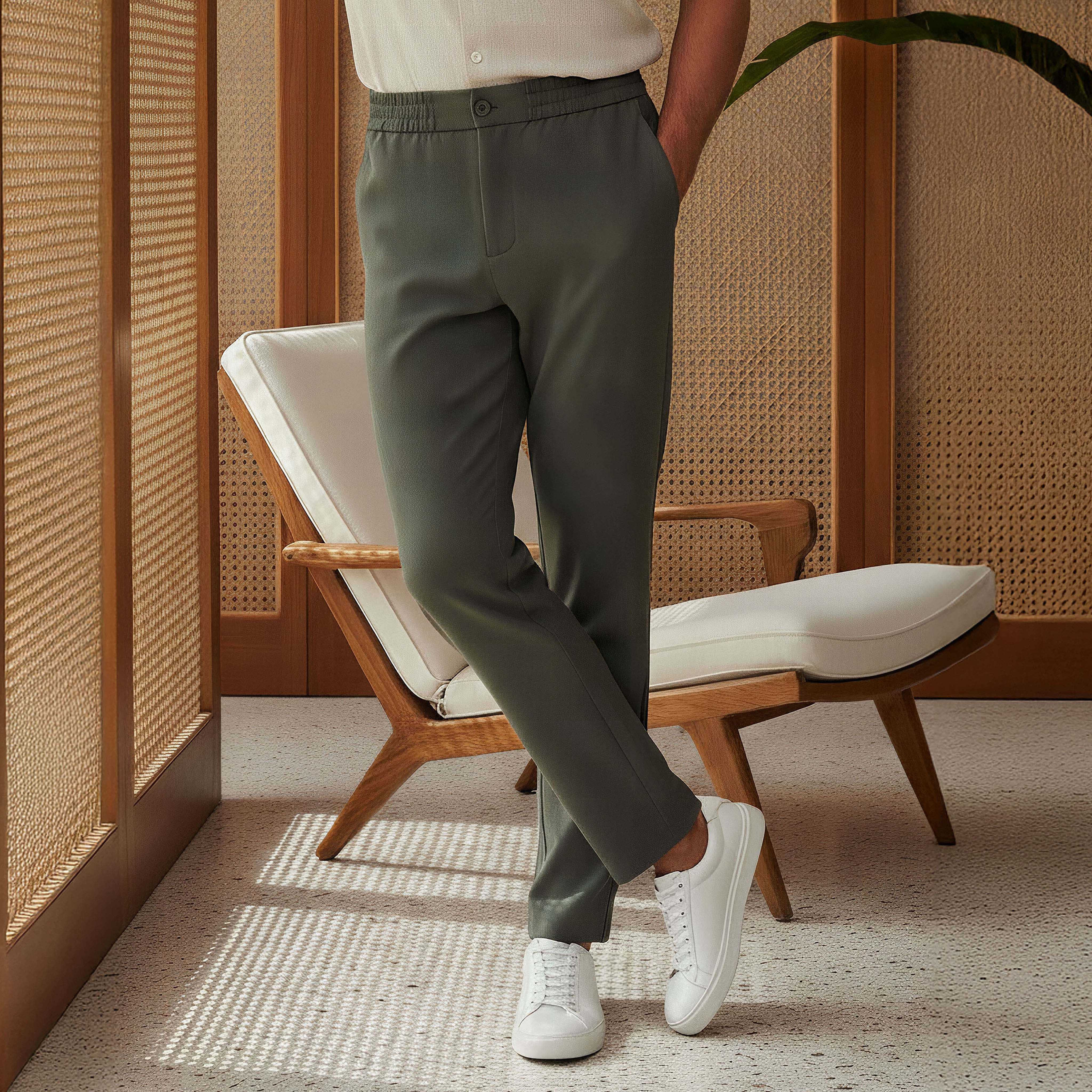 بنطلون رجالي بقصّة عادية وخصر مطاطي-men-clothing-bottoms-trousersandchinos-trousers-image-15