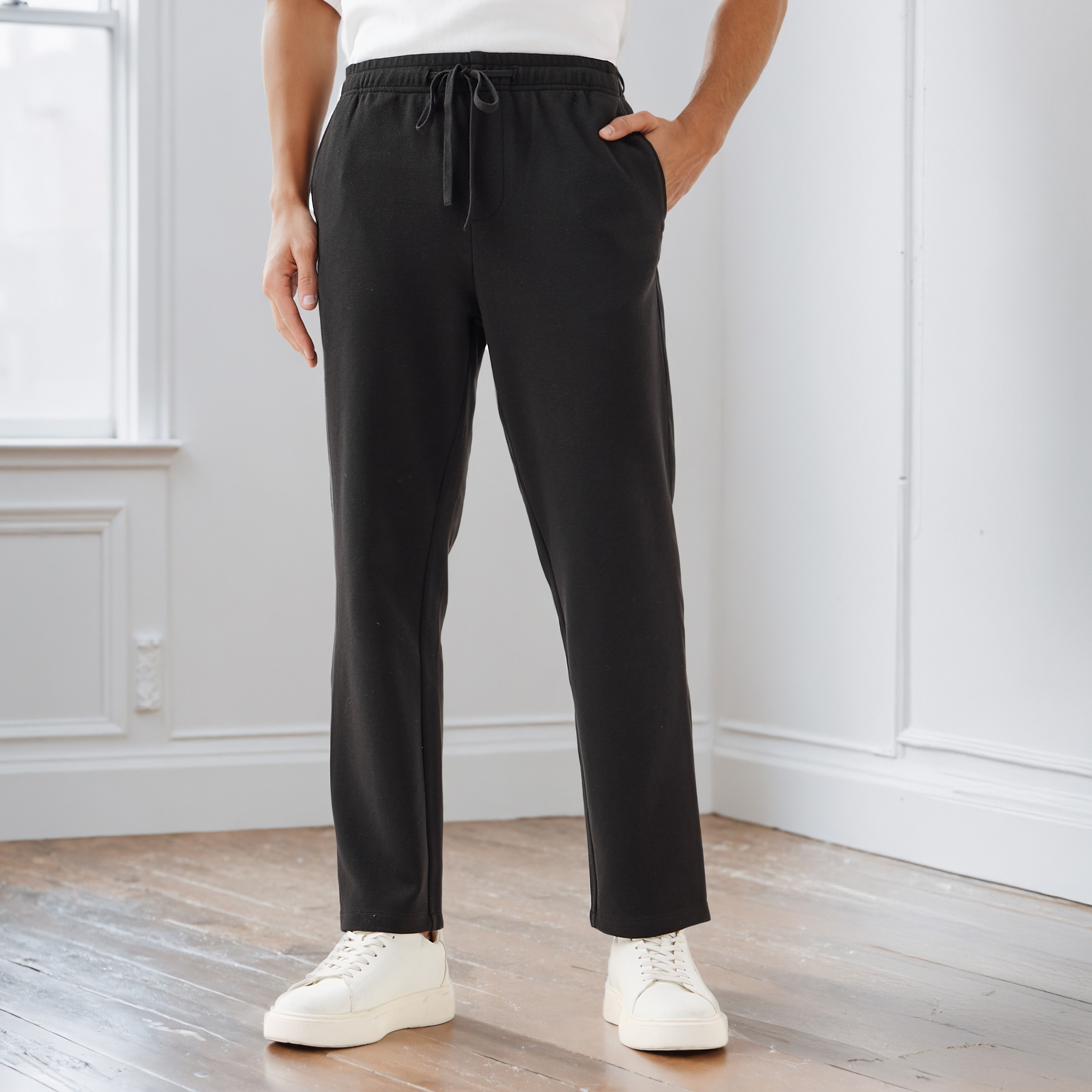 بنطلون رجالي بقصة مريحة وجيوب-men-clothing-bottoms-joggers-image-1