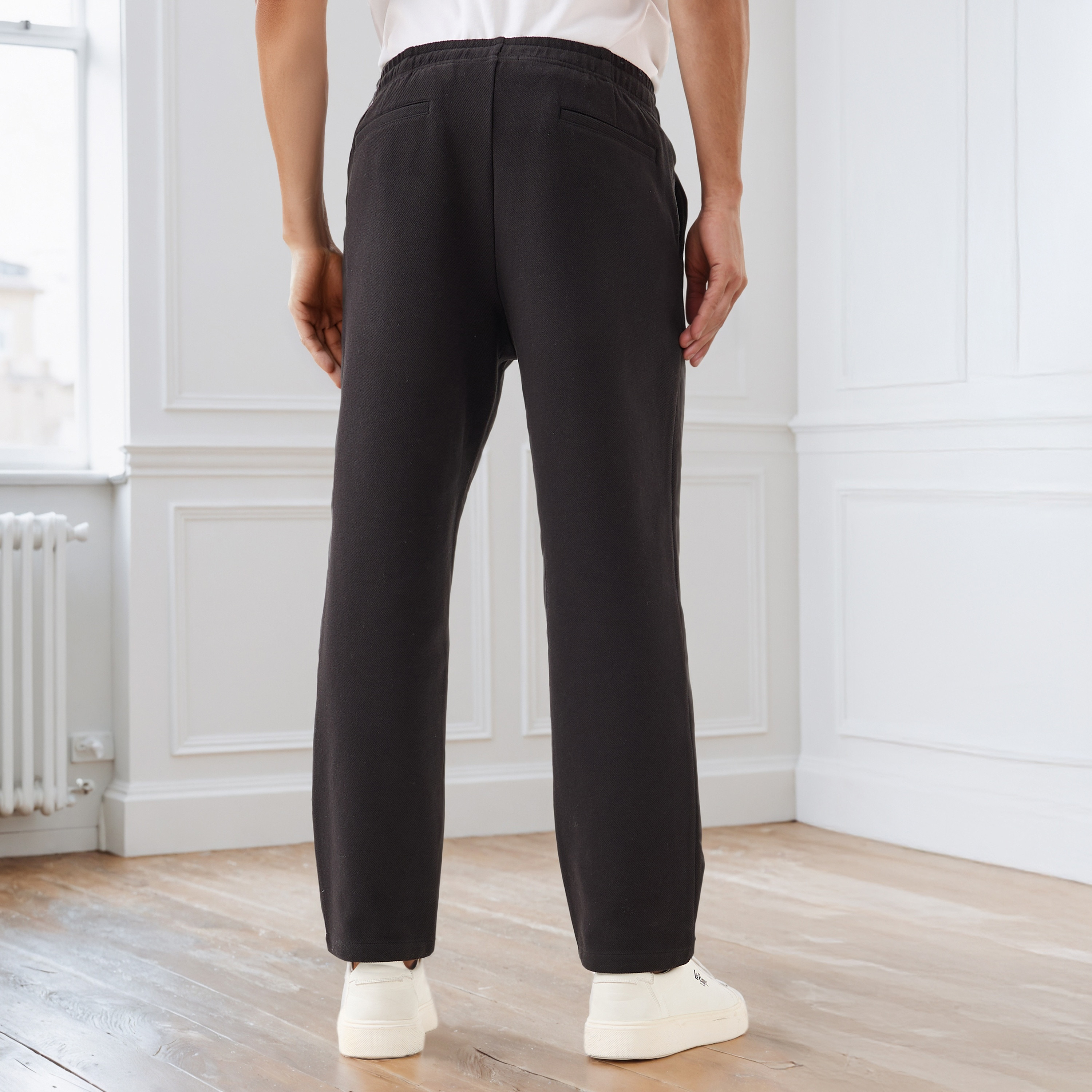 بنطلون رجالي بقصة مريحة وجيوب-men-clothing-bottoms-joggers-image-3