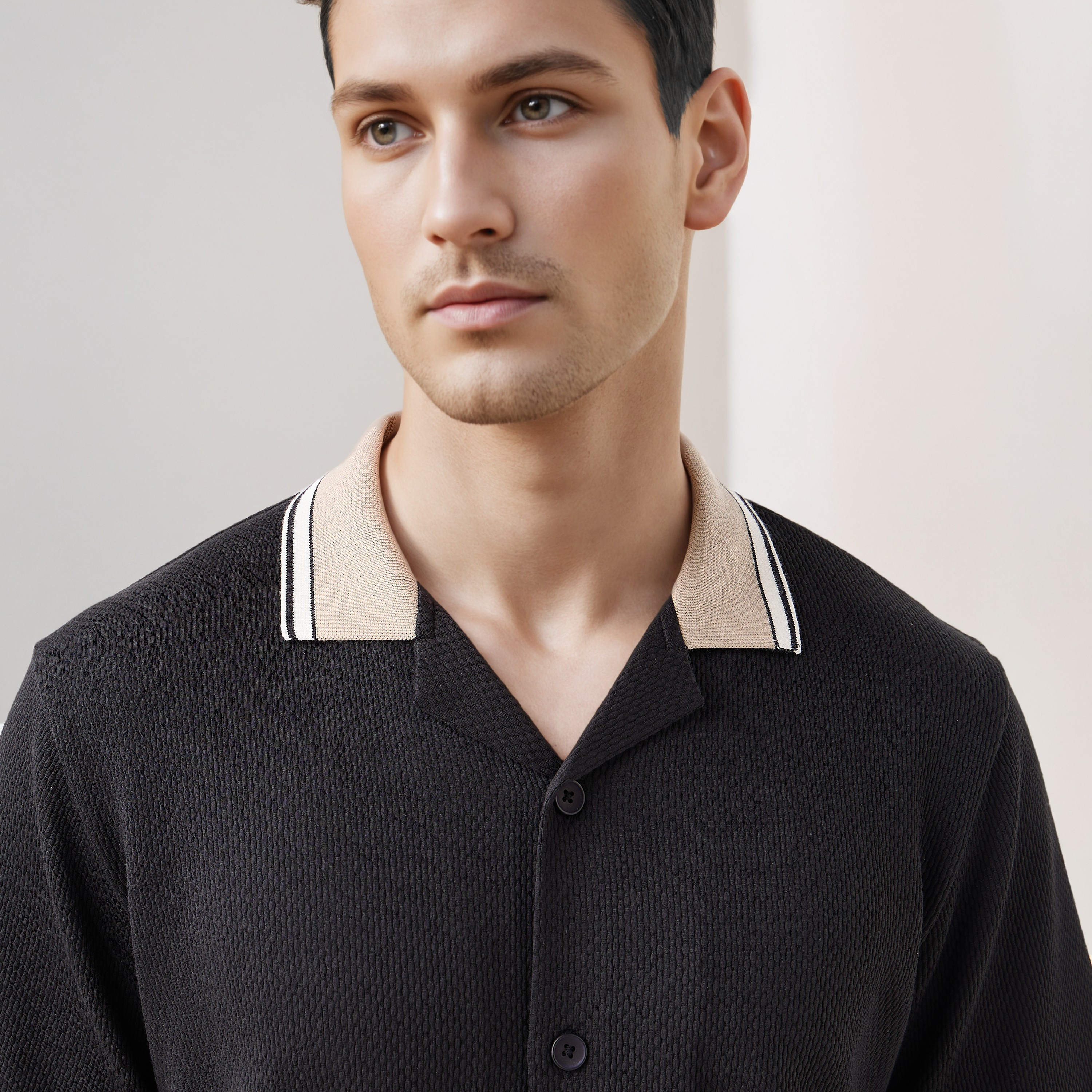 قميص جاكار بارز الملمس بقصة عادية-men-clothing-shirts-image-5