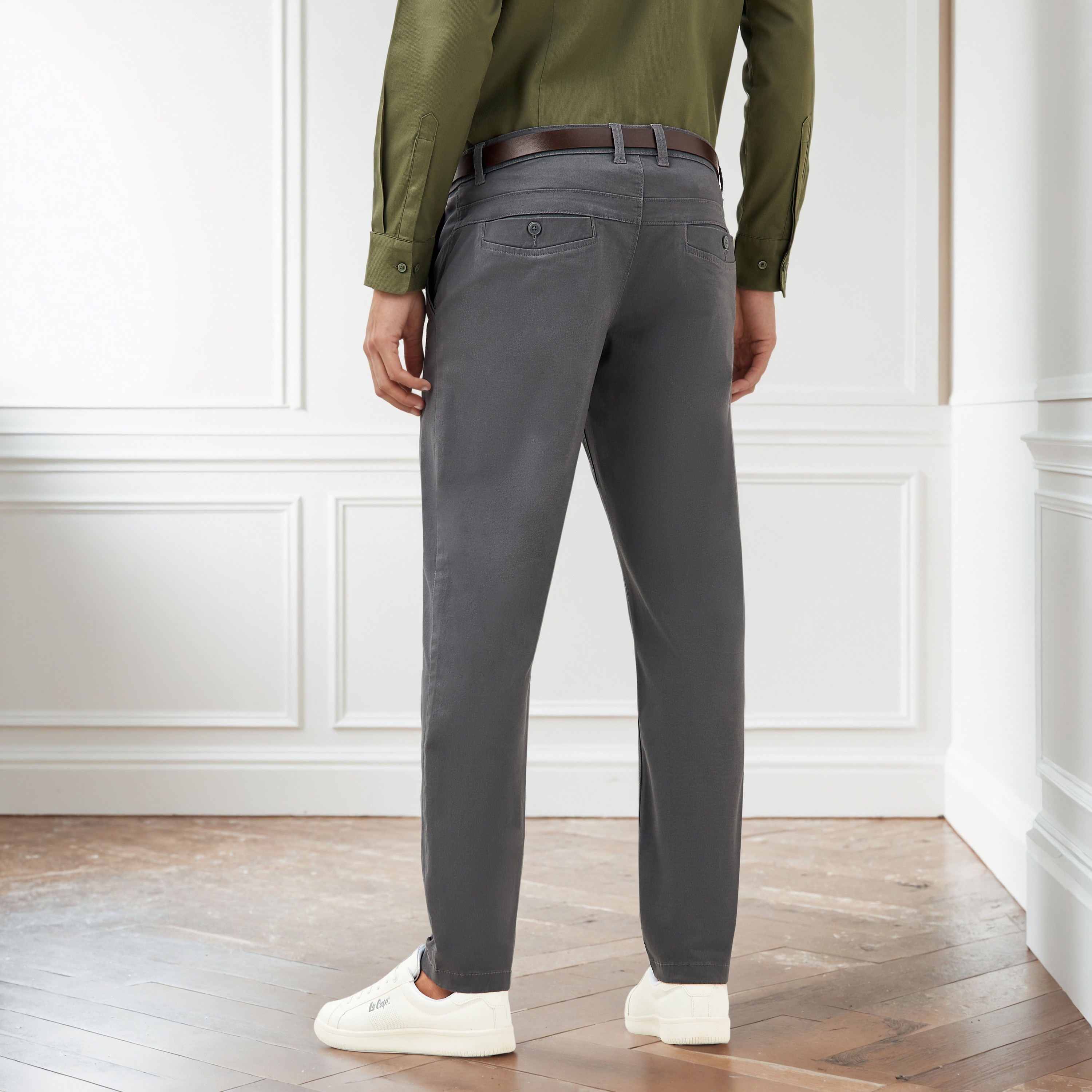 بنطلون تشينو بقصّة سليم وجيوب وحزام-men-clothing-bottoms-trousersandchinos-chinos-image-2