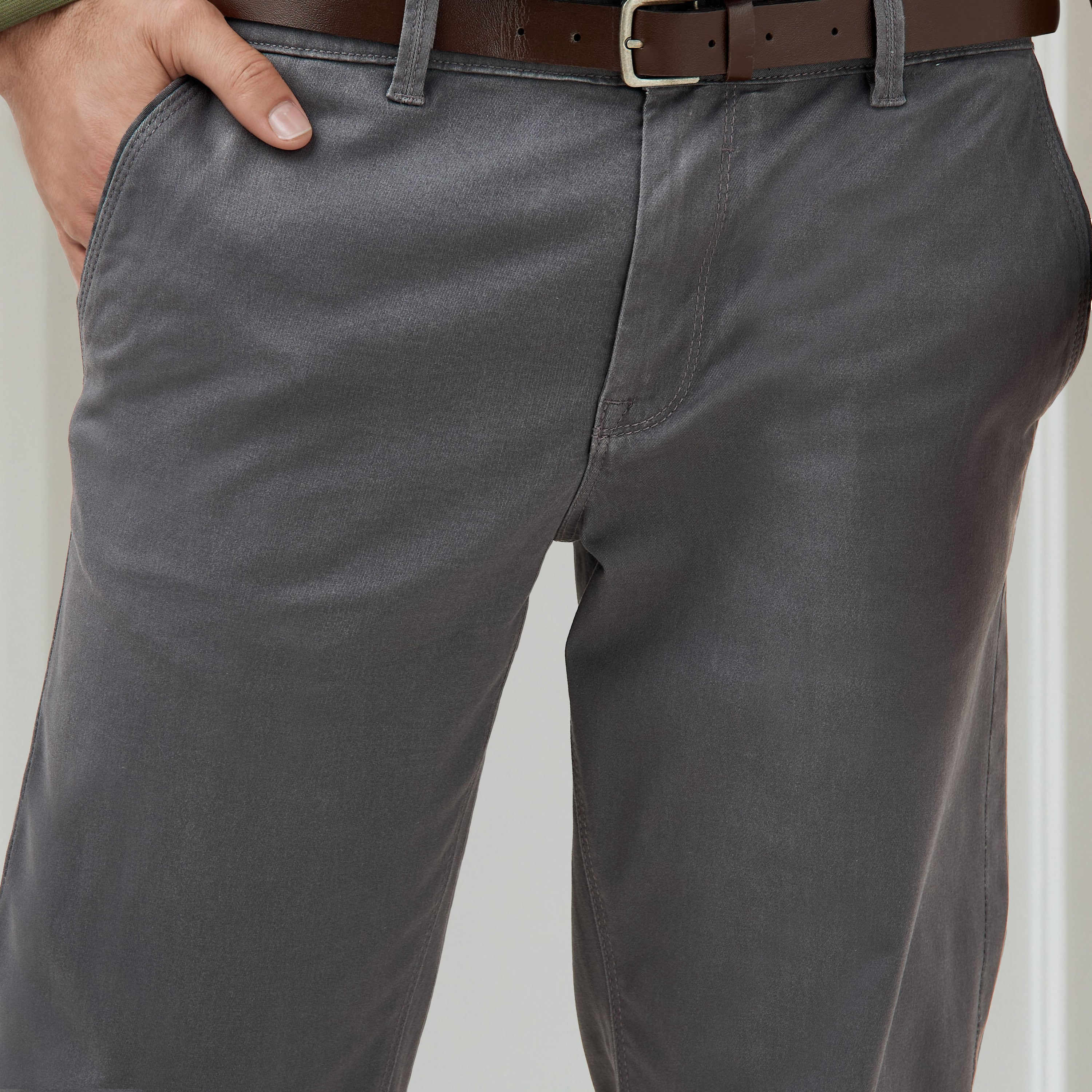 بنطلون تشينو بقصّة سليم وجيوب وحزام-men-clothing-bottoms-trousersandchinos-chinos-image-1