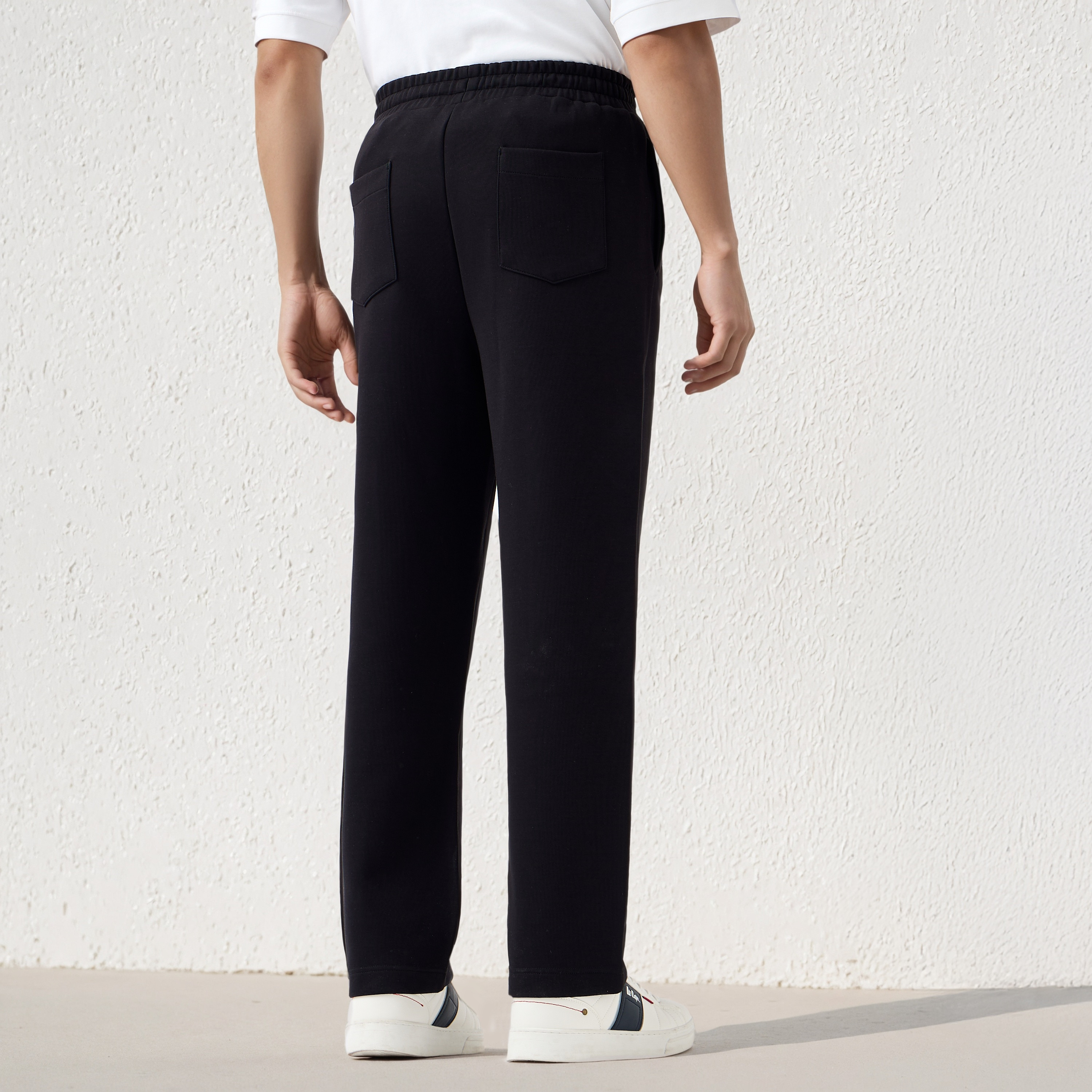 بنطلون رياضي بقصّة عادية وخصر مطاطي للرجال من الإمبراطور-men-clothing-sportswearandactivewear-bottoms-joggers-image-3