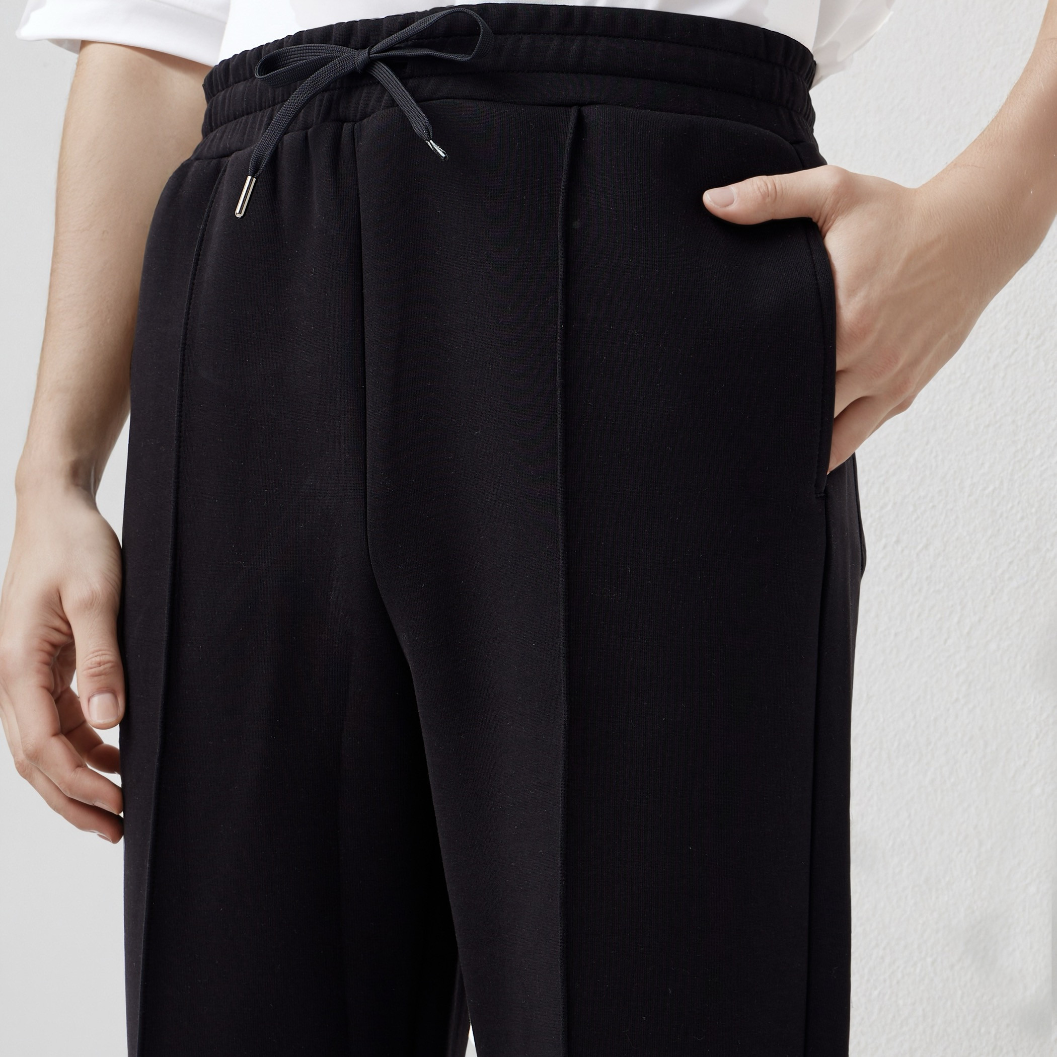 بنطلون رياضي بقصّة عادية وخصر مطاطي للرجال من الإمبراطور-men-clothing-sportswearandactivewear-bottoms-joggers-image-4